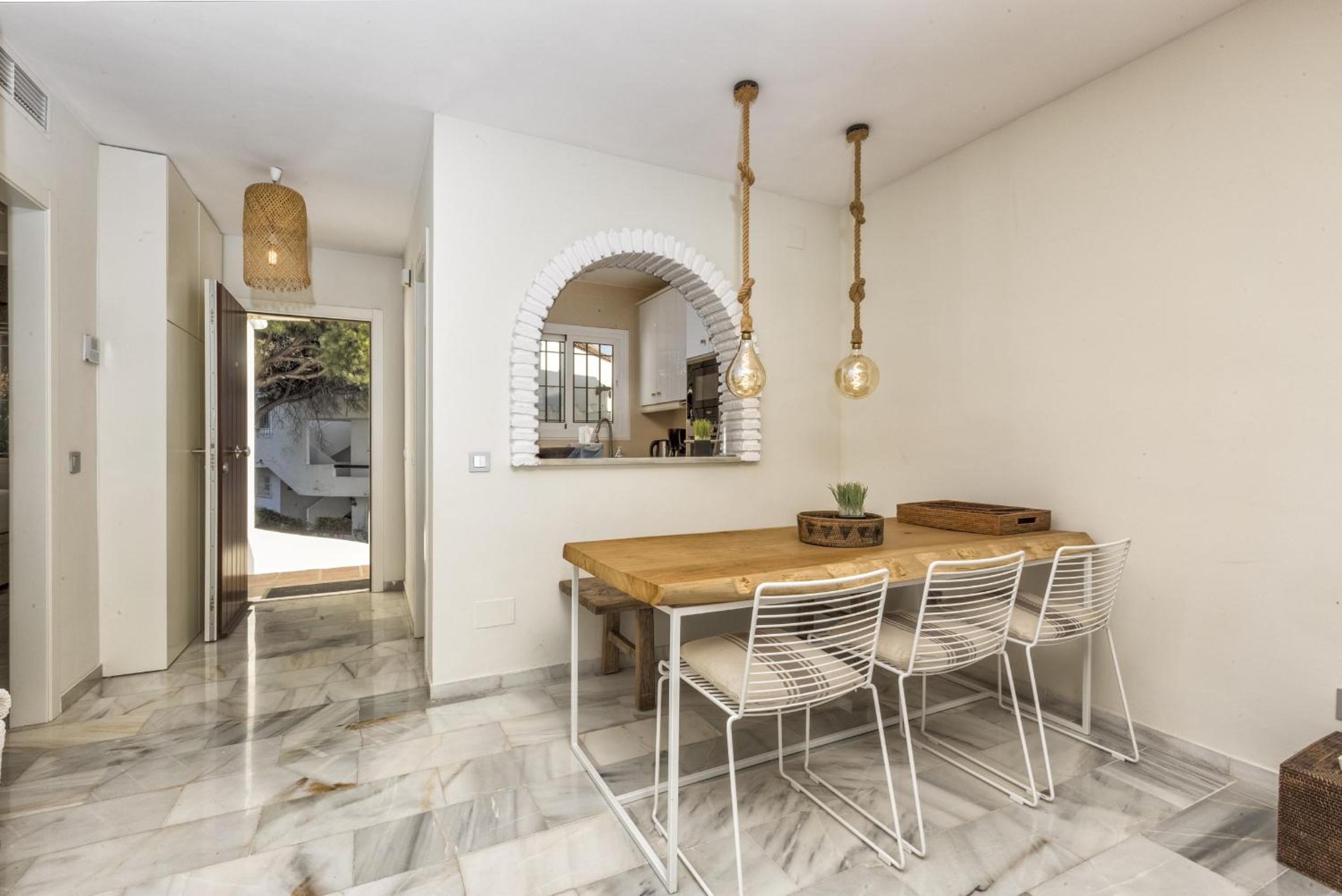 ViVi Homes - Nico Pool, Terrace & Sea View
