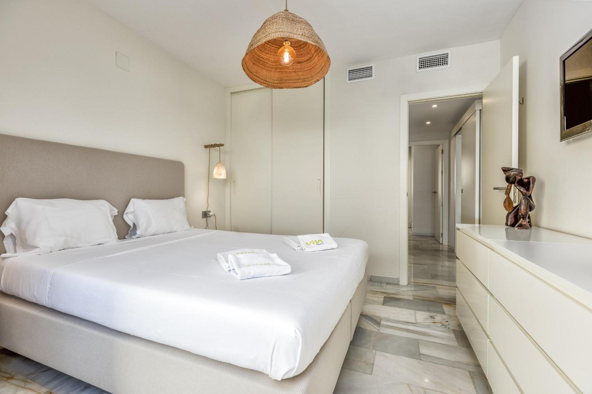 ViVi Homes - Nico Pool, Terrace & Sea View