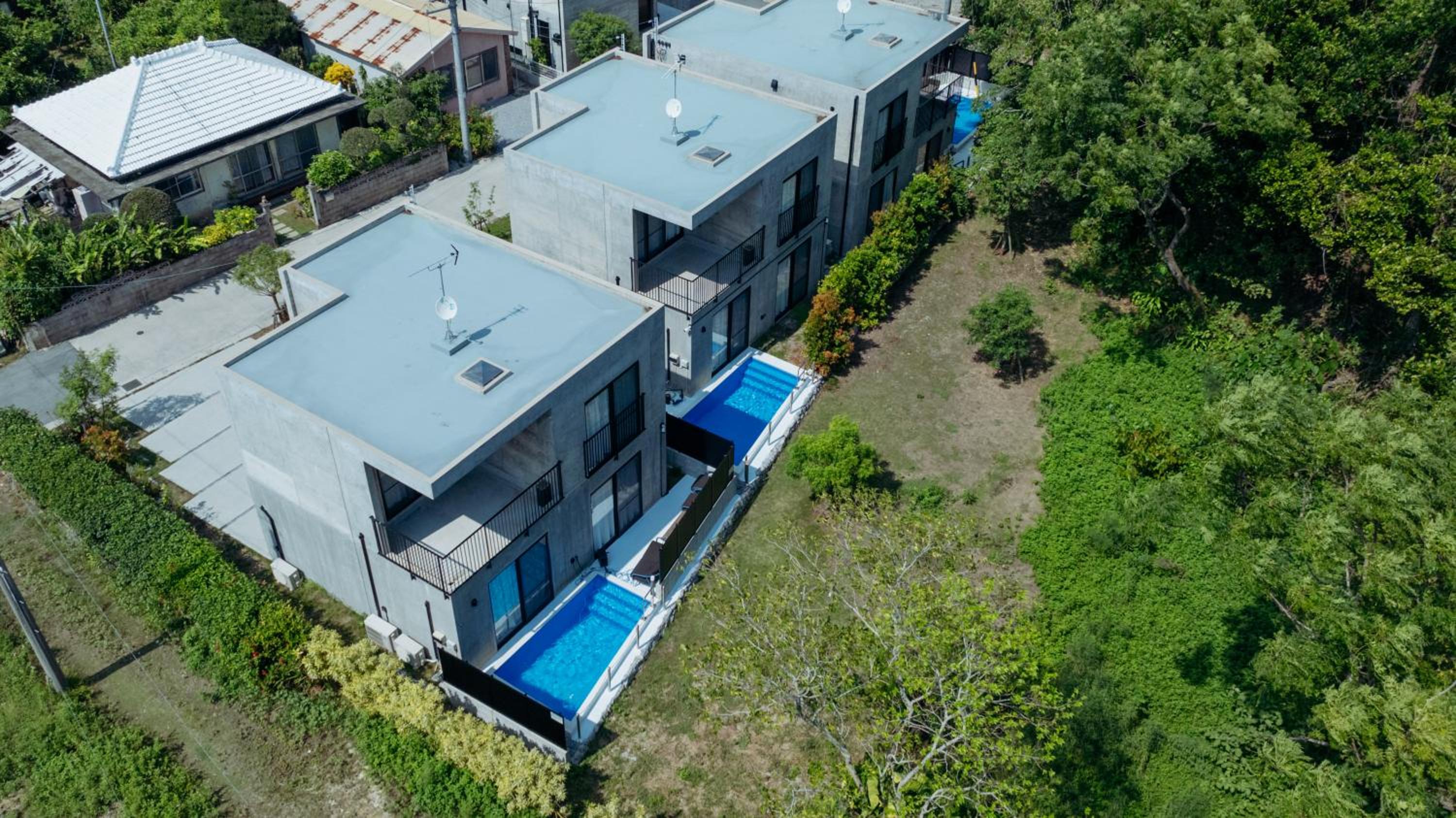 RYUKYU BREEZE 1棟貸し 天然ビーチまで徒歩30秒 プライベートプール付きVilla 北部