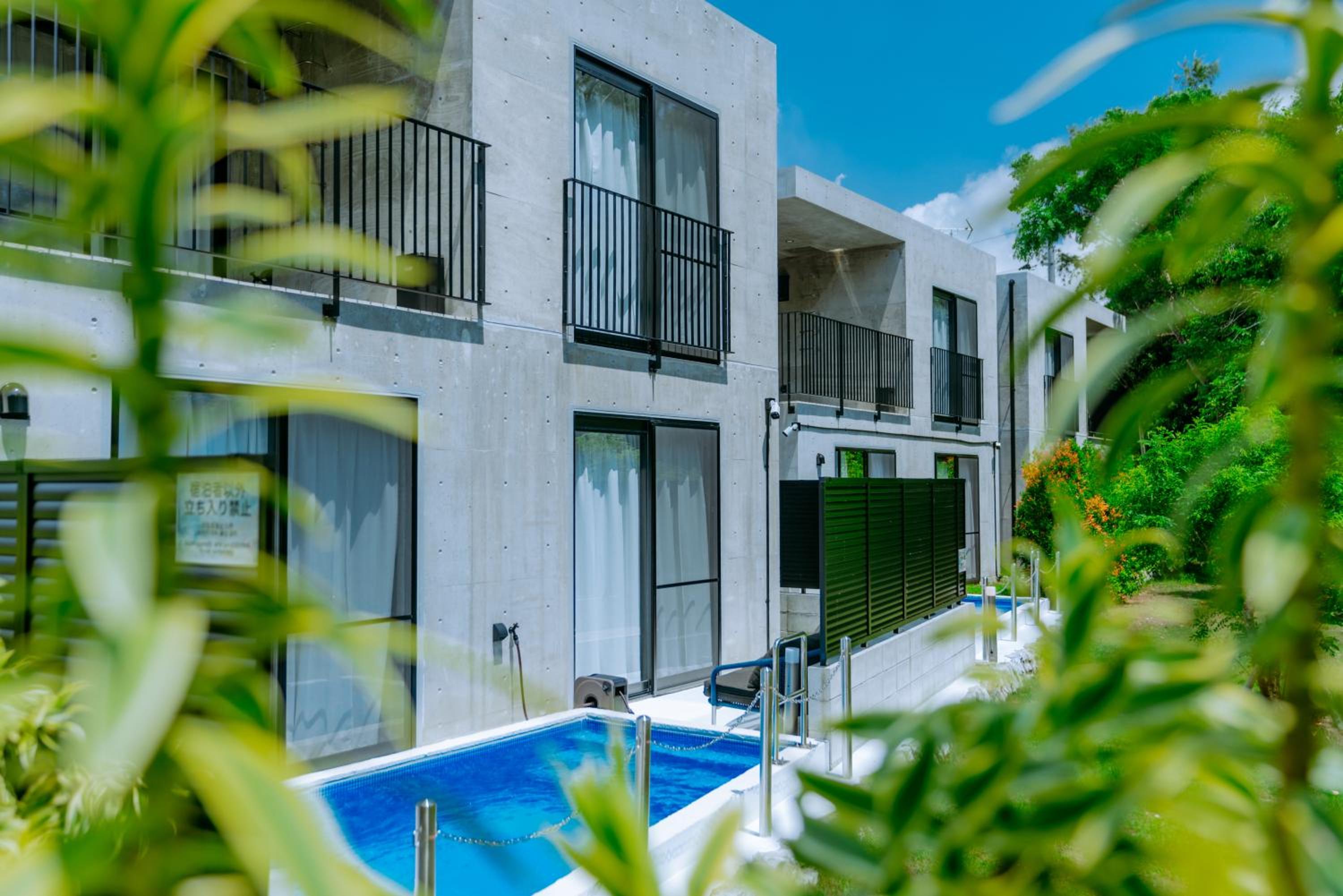 RYUKYU BREEZE 1棟貸し 天然ビーチまで徒歩30秒 プライベートプール付きVilla 北部