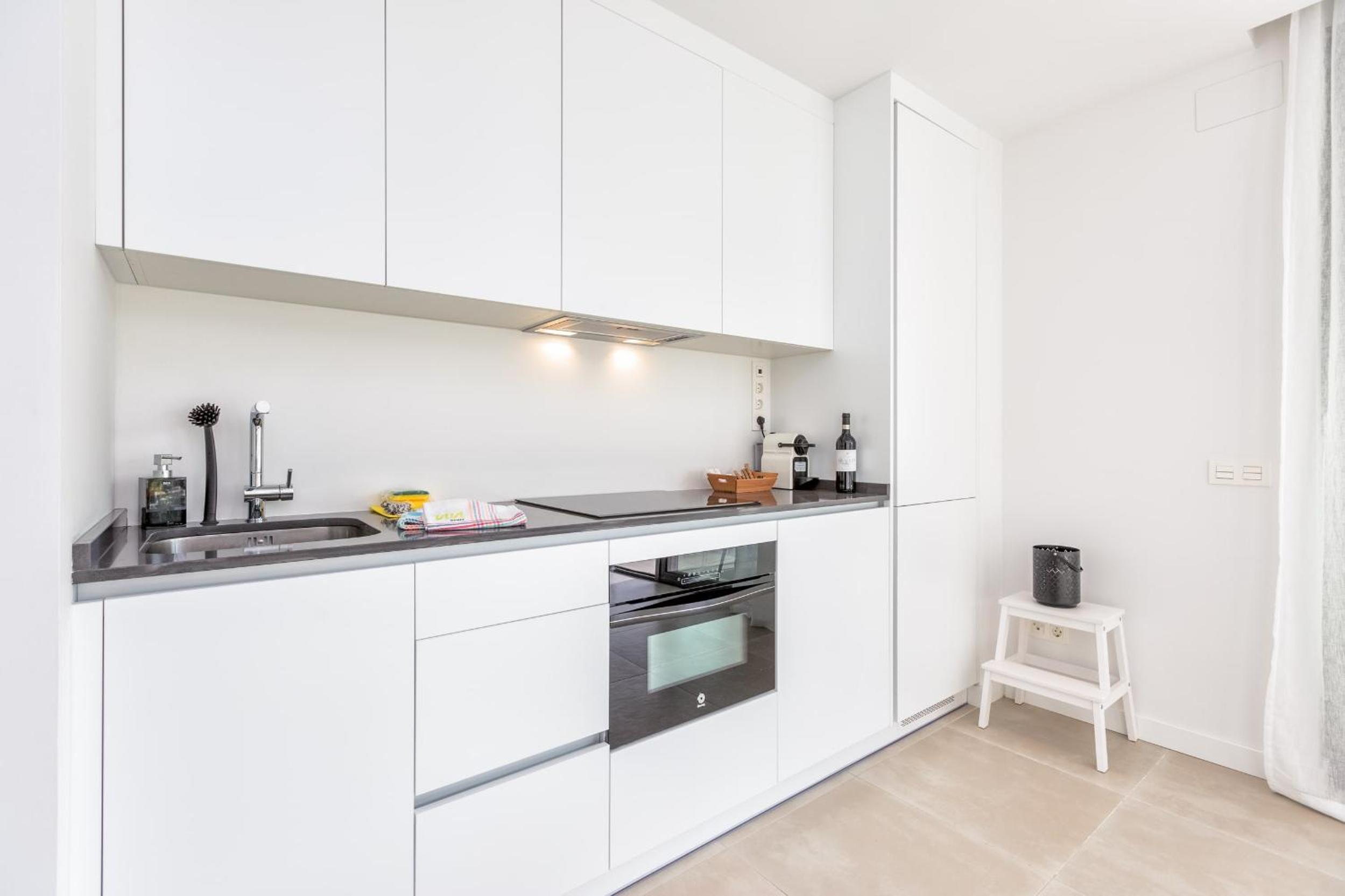 ViVi Homes - Carma Pool, Terrace, Garden & Beach