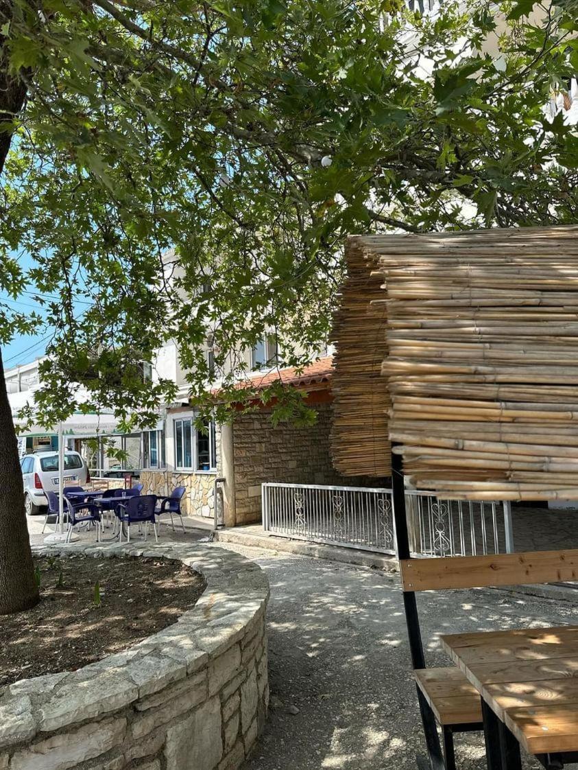 Polyxeni Apartments & Rooms