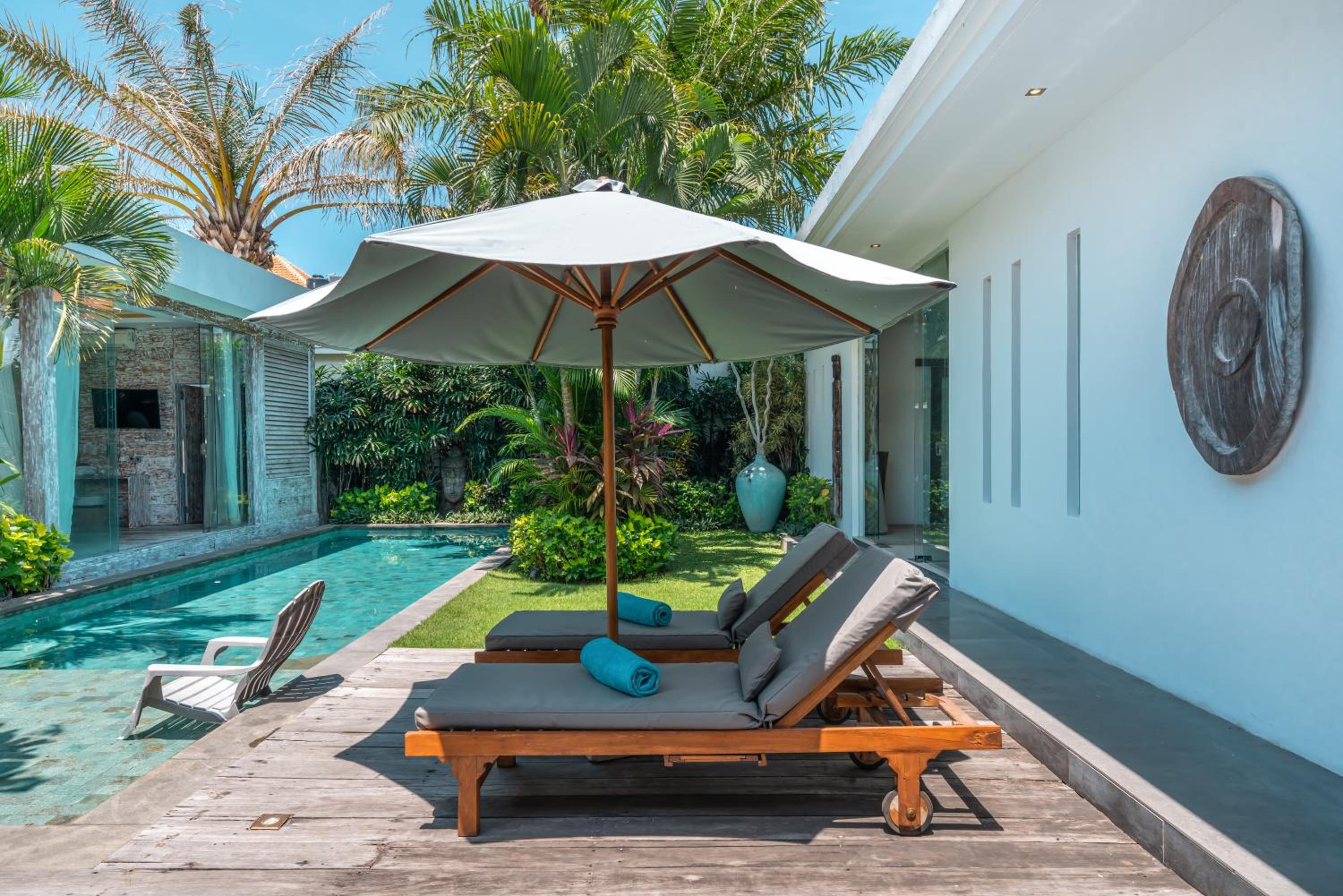 Villa Cempaka Ungu - Tranquil & Chic Pool 4-Bedroom Villa In The Heart Of Seminyak