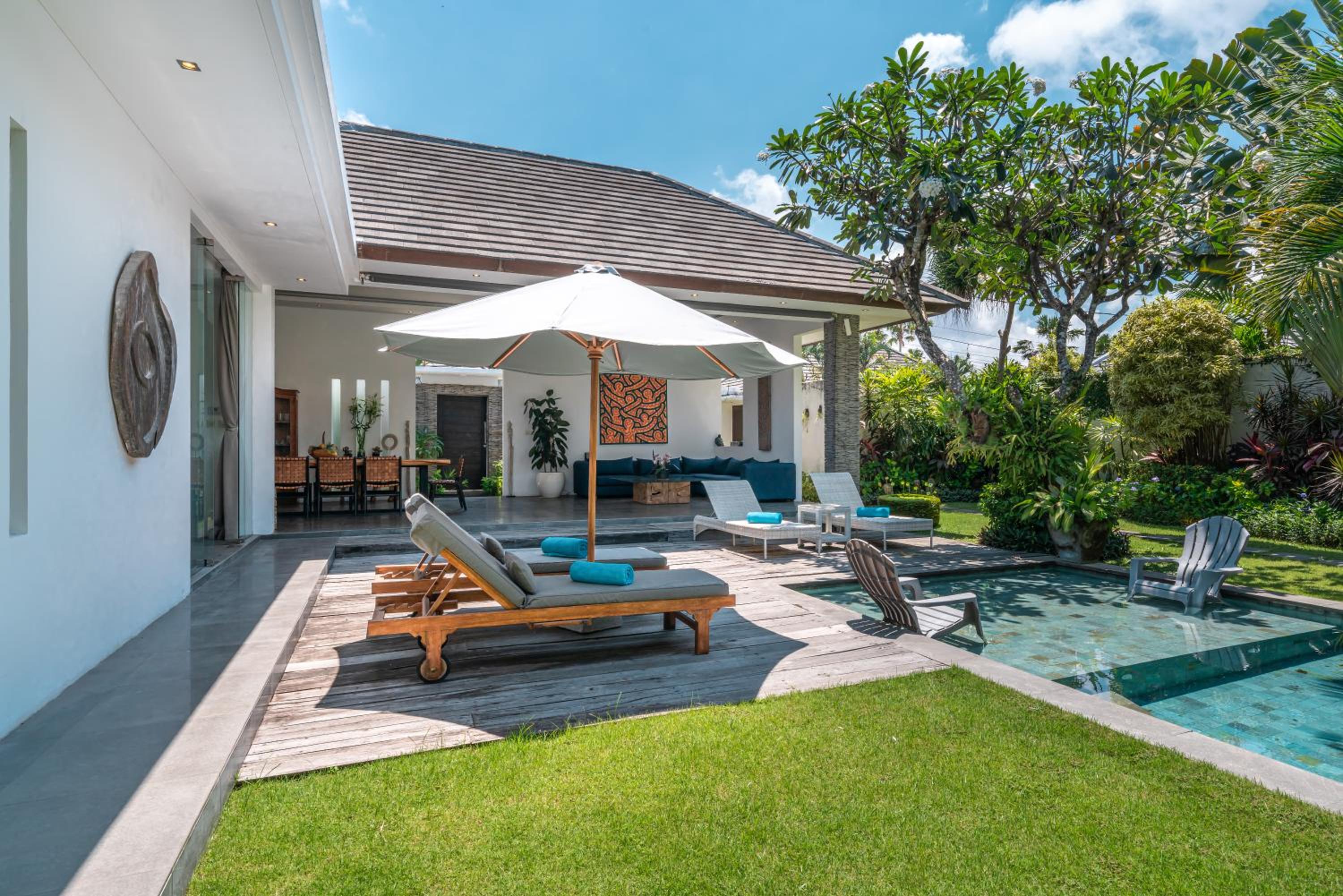 Villa Cempaka Ungu - Tranquil & Chic Pool 4-Bedroom Villa In The Heart Of Seminyak