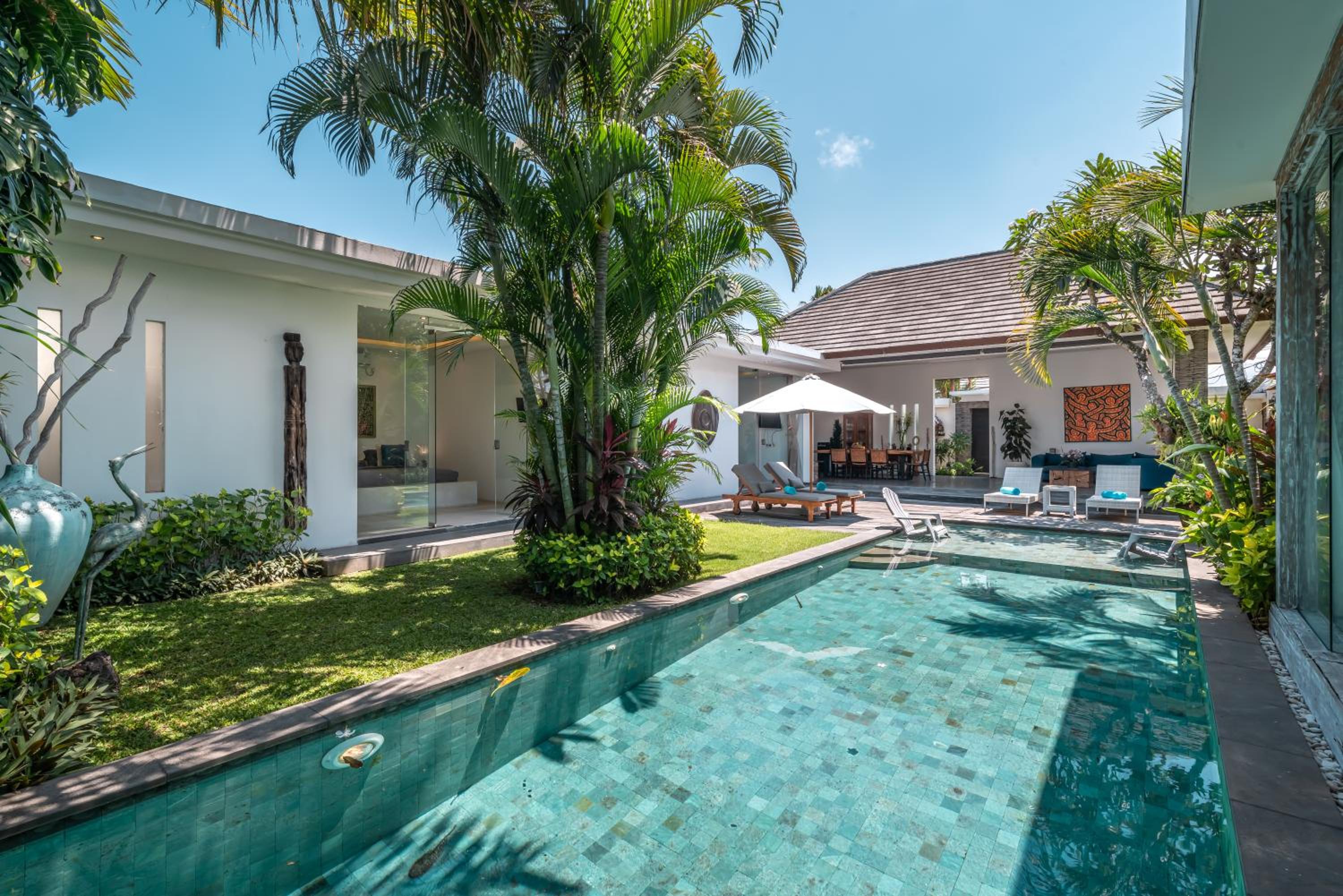 Villa Cempaka Ungu - Tranquil & Chic Pool 4-Bedroom Villa In The Heart Of Seminyak