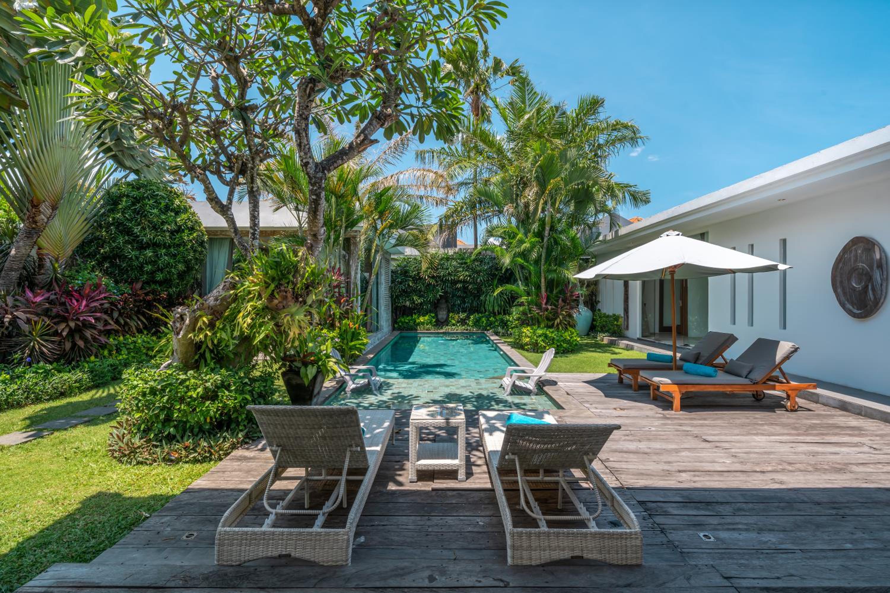 Villa Cempaka Ungu - Tranquil & Chic Pool 4-Bedroom Villa In The Heart Of Seminyak