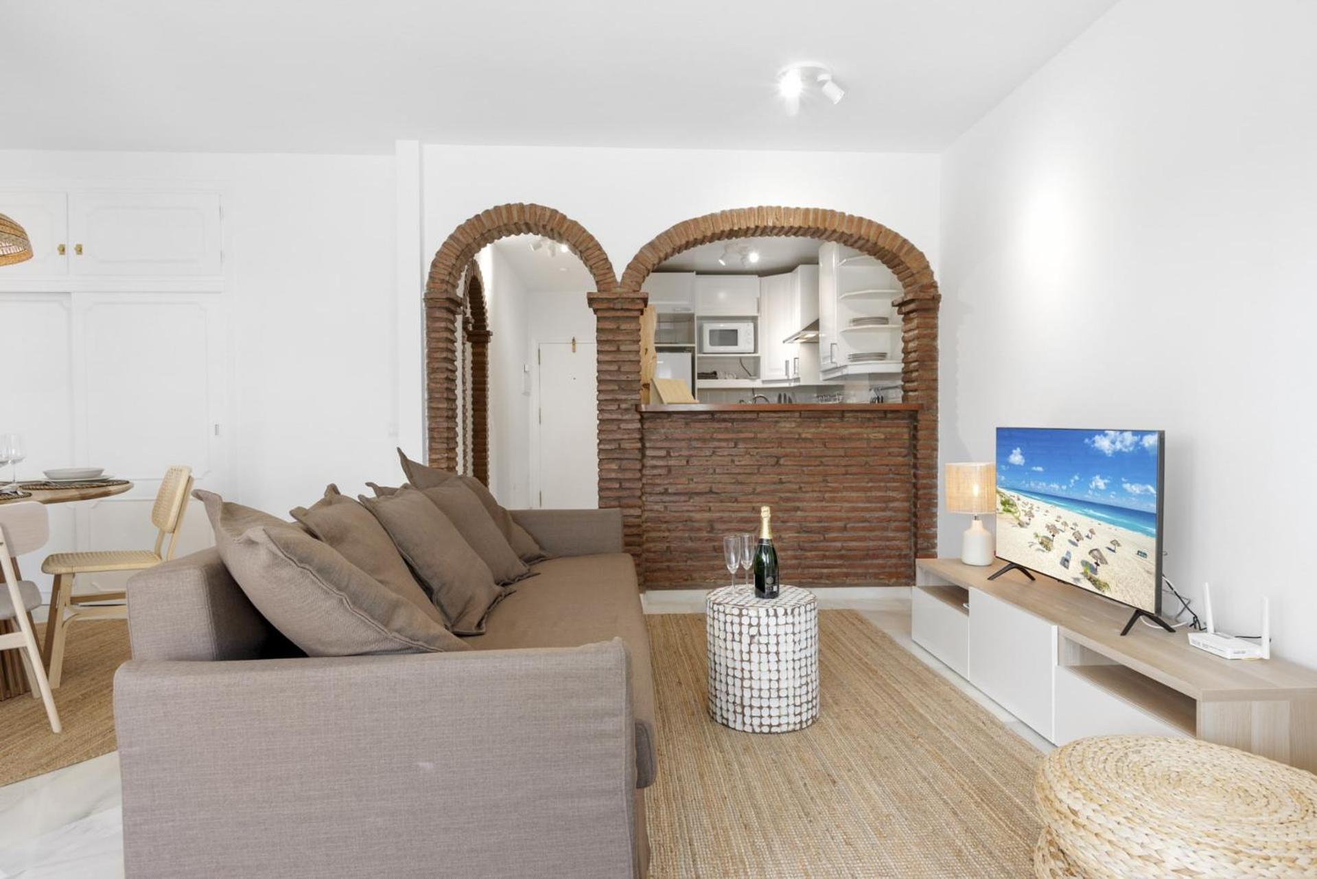 ViVi Homes - Robina - Pool - Terrace - close to beach
