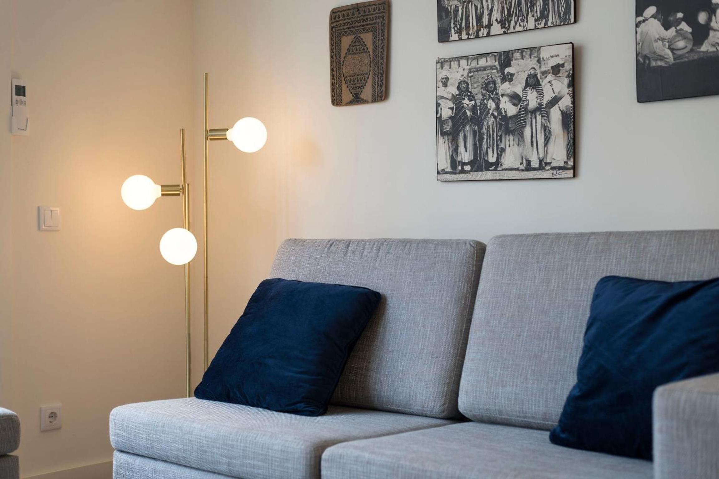 Contemporary Flat near São Bento by LovelyStay