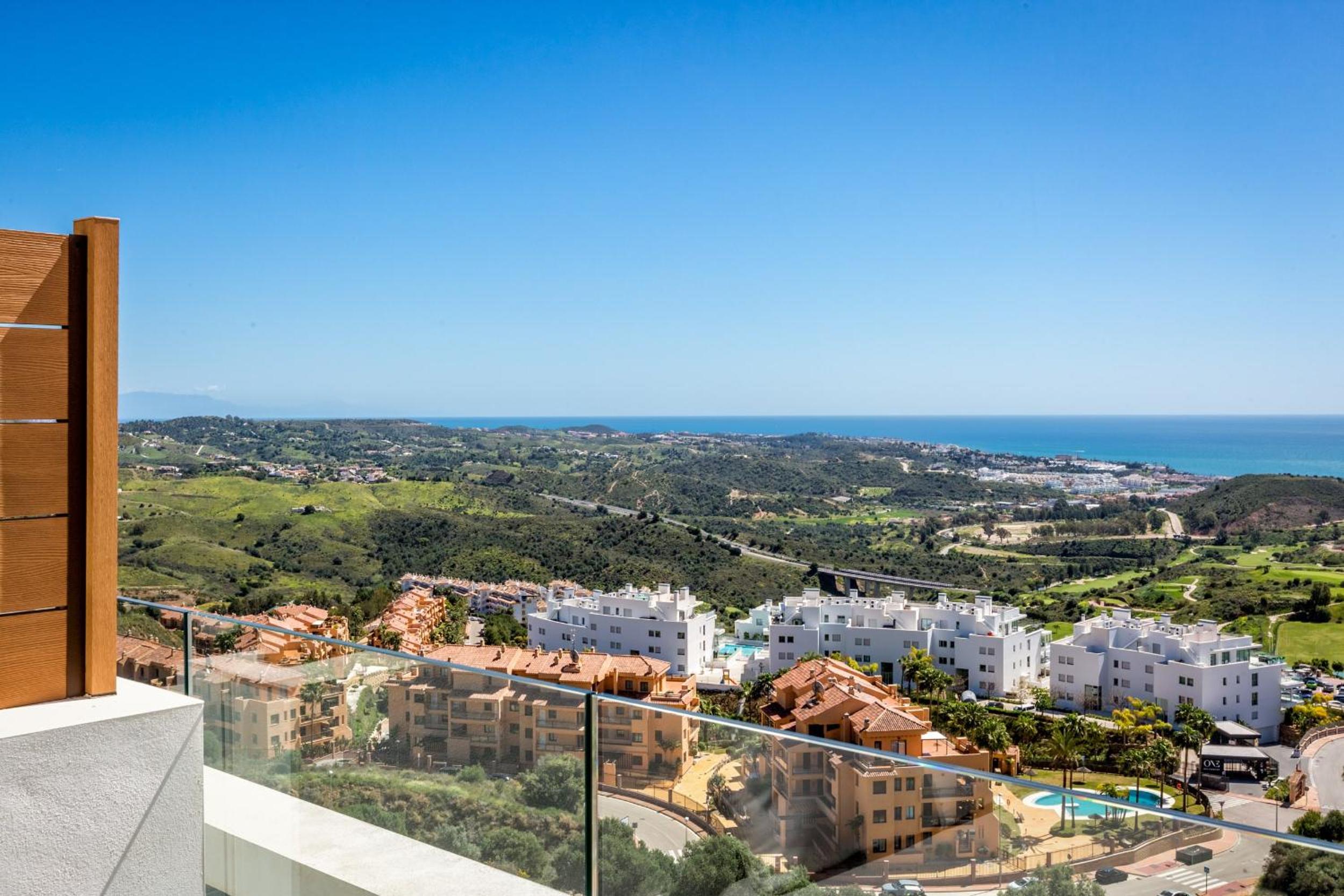 ViVi Homes - The Heights Pool, Gym, Sauna, Terrace & Sea View