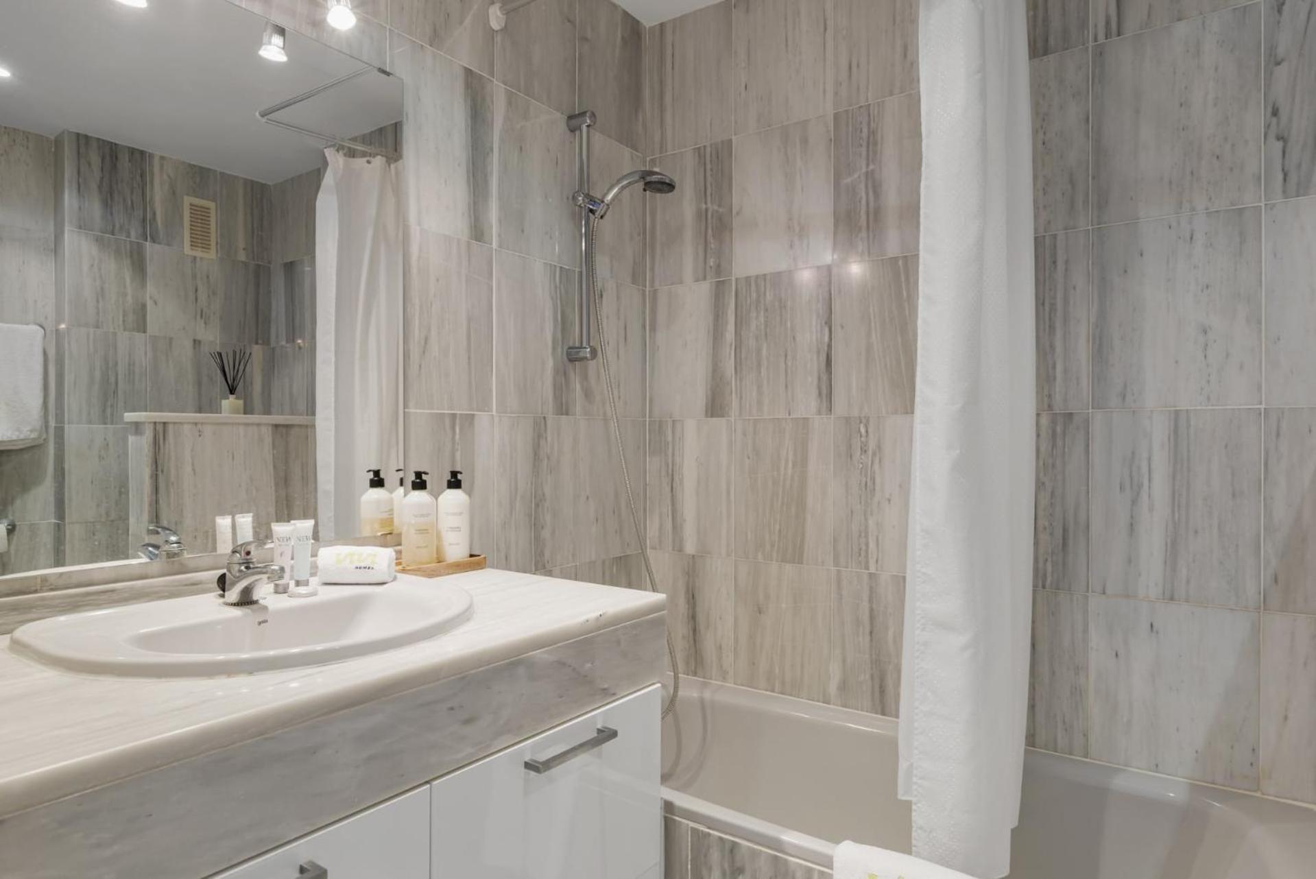 ViVi Homes - Rome Pool, Garden, Golf & Beach