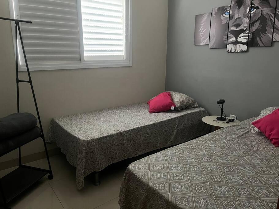 Apto completo 2 quartos com garagem