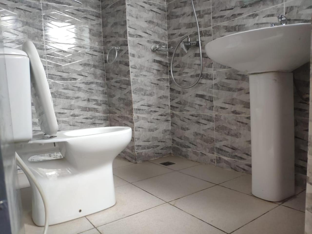 Immeuble Bisrrah, Deux Pièces