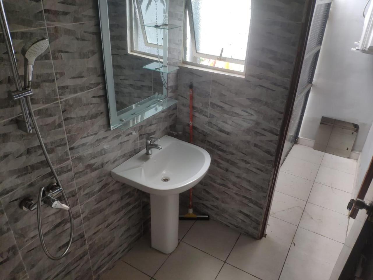 Immeuble Bisrrah, Deux Pièces