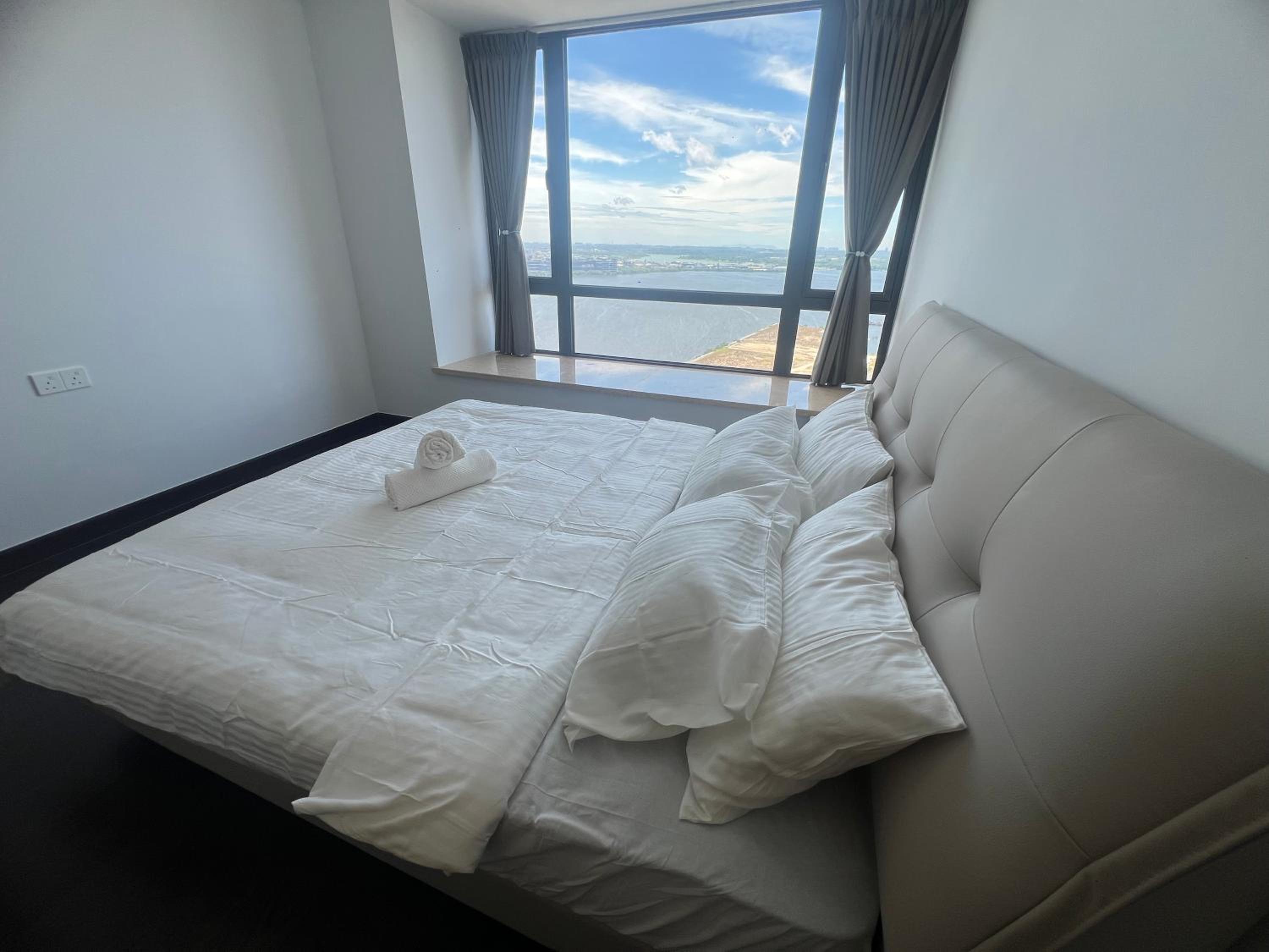 R&F 2R2B unit Full Seaview