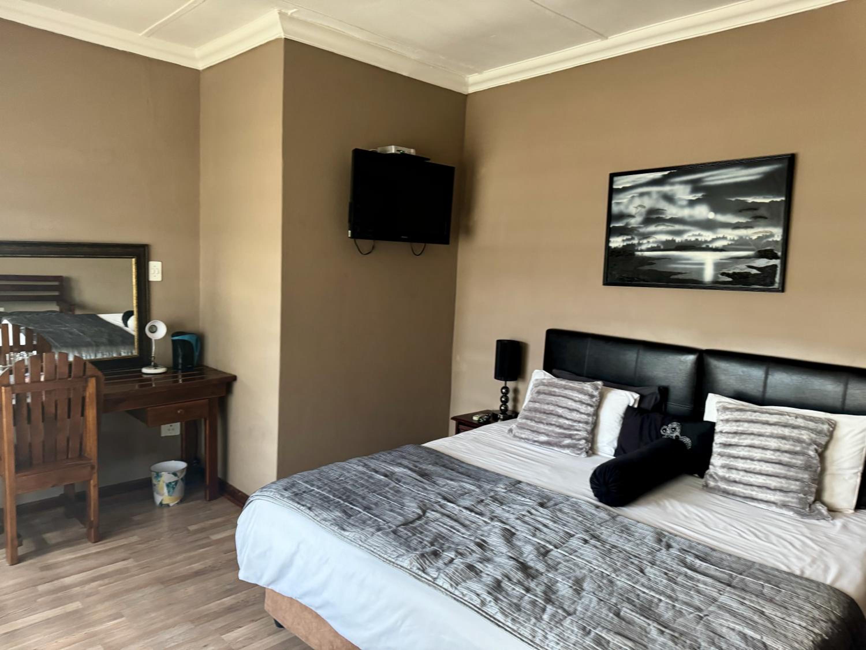Pyramid Guest Lodge view 5