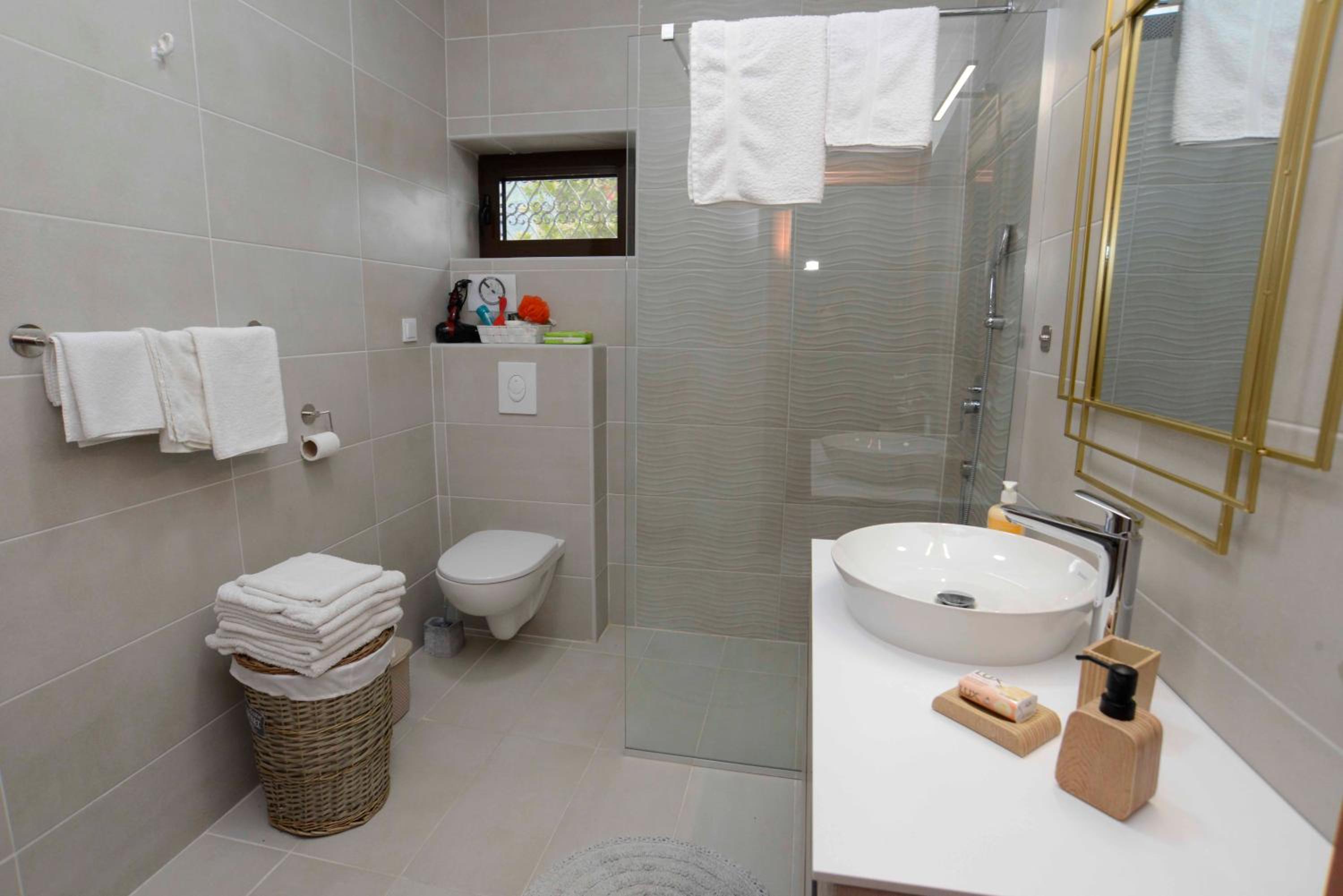 Lazovic- Apartment by the Sea with Amazing View view 3
