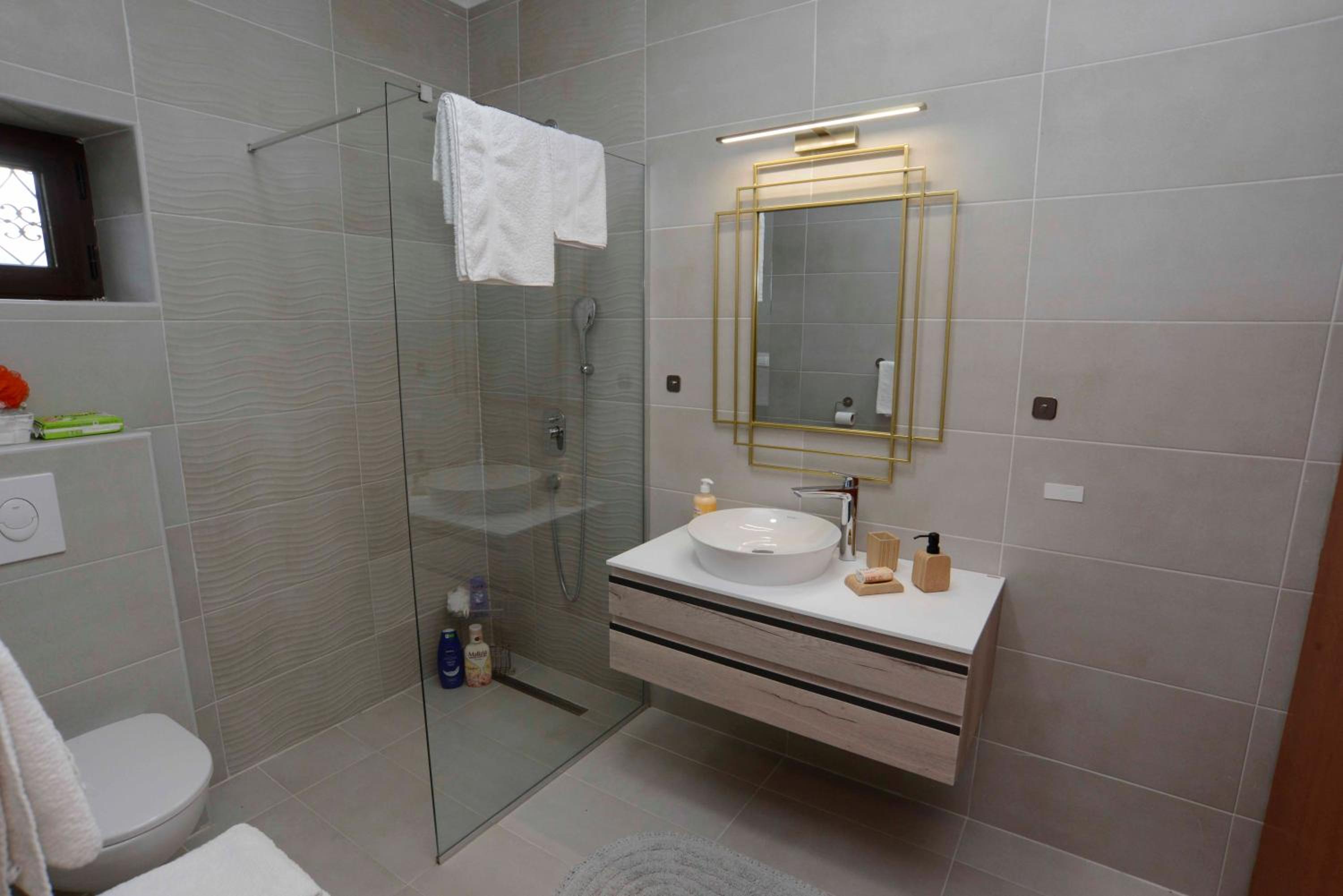 Lazovic- Apartment by the Sea with Amazing View view 4