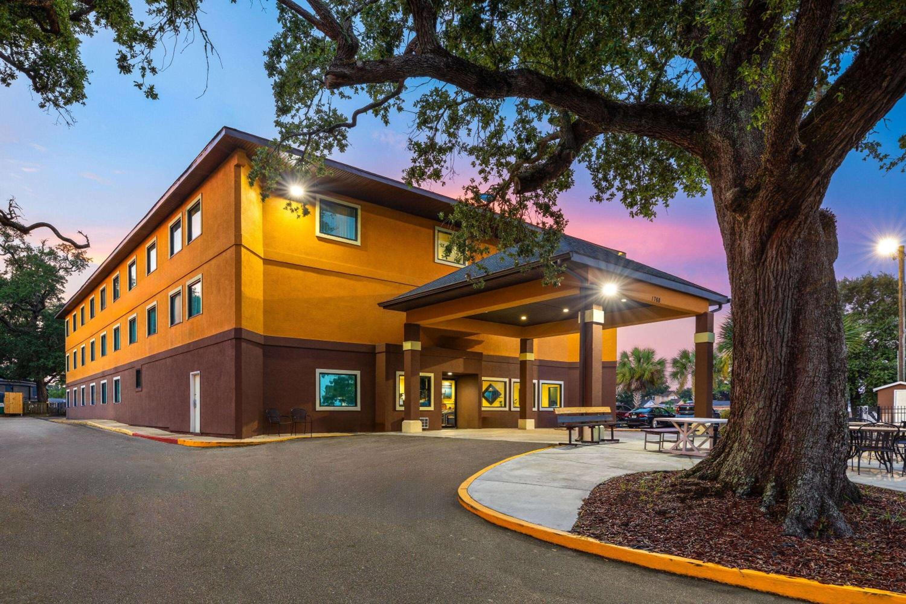 Days Inn by Wyndham Biloxi Beach view 4