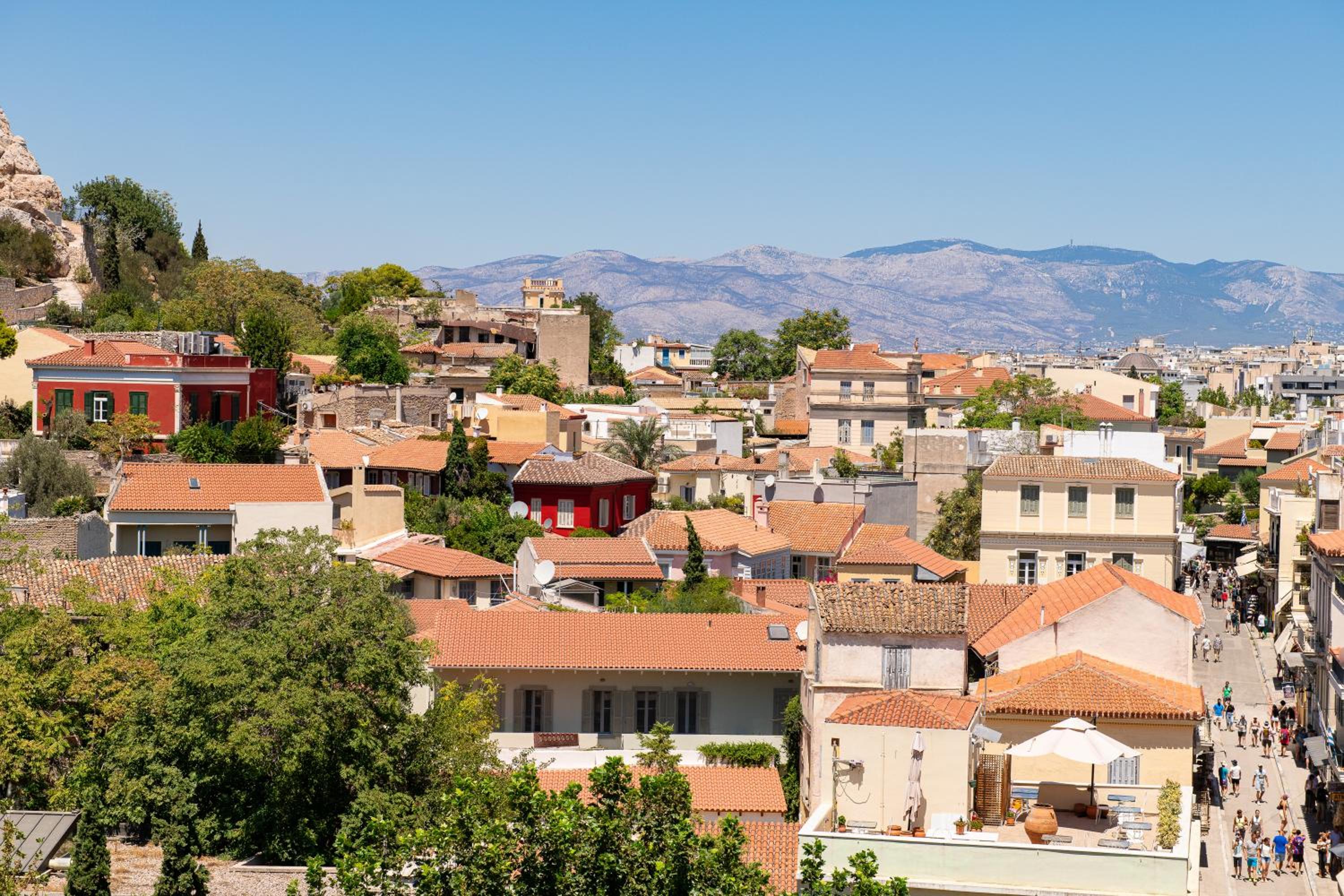 A stylish modern apartment on Makrygianni Str next to Areopagitou and the Acropolis Museum
