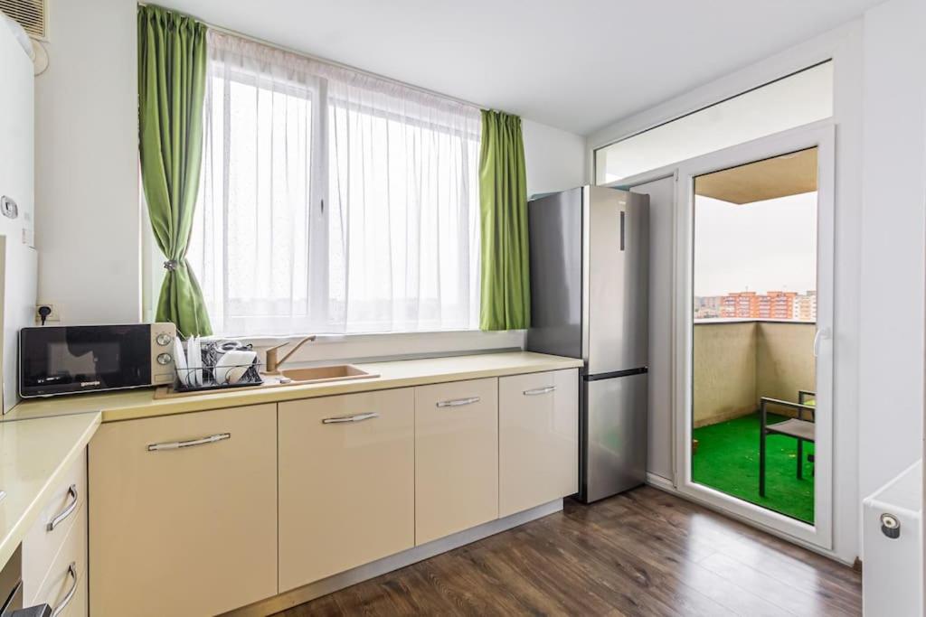 FLH - Green Apartment
