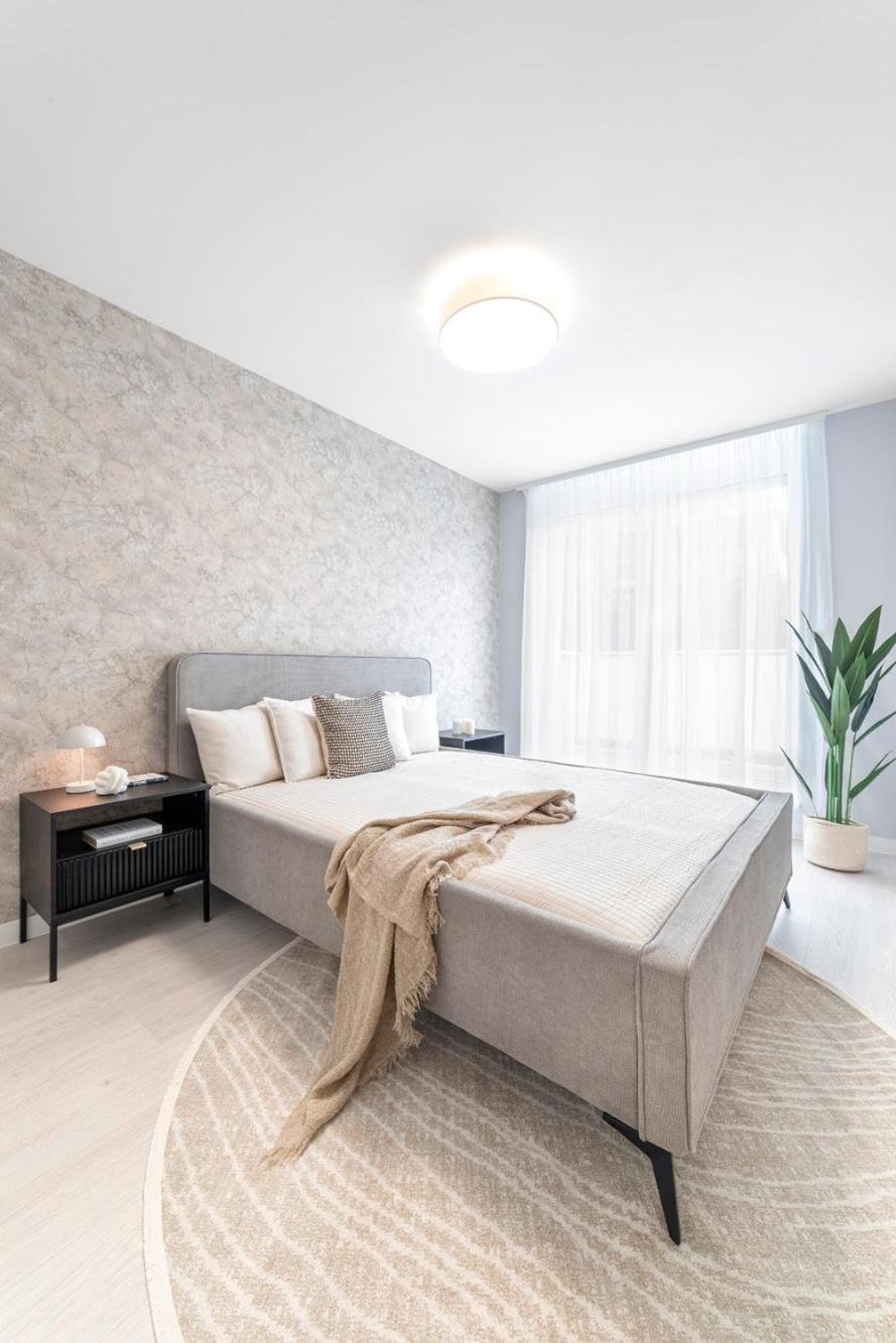Buda Side Luxury Apartments 1-2 view 4