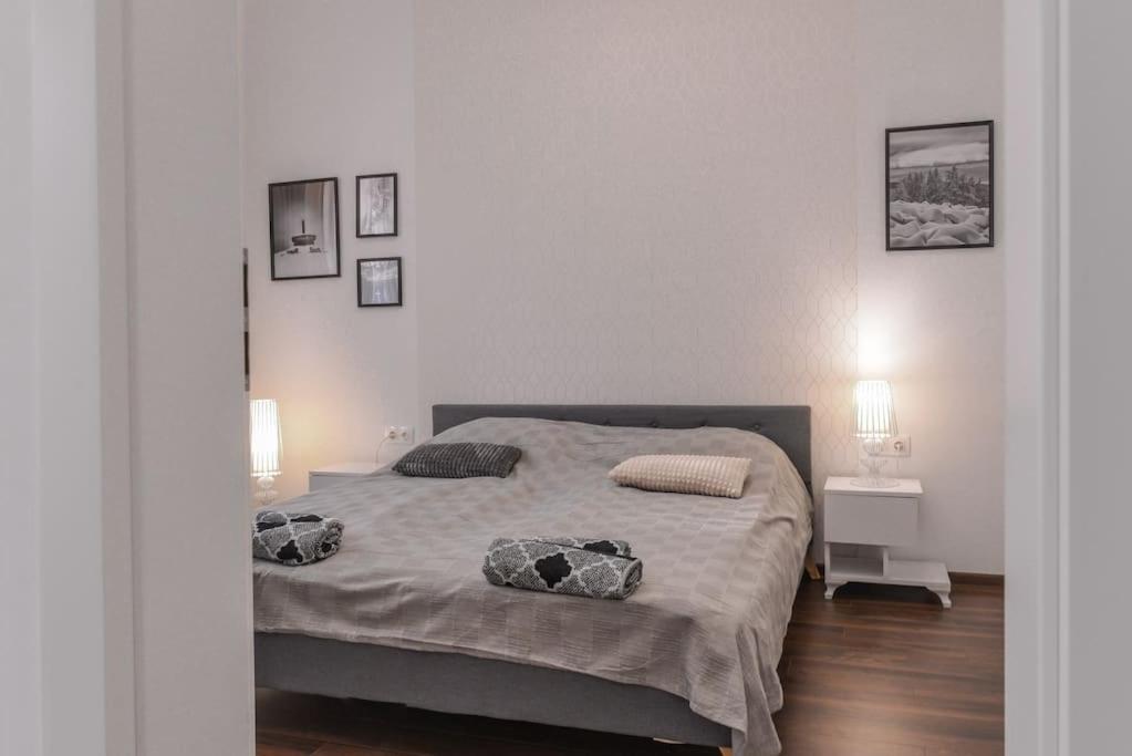 NDK 2 bedroom Central Apartment