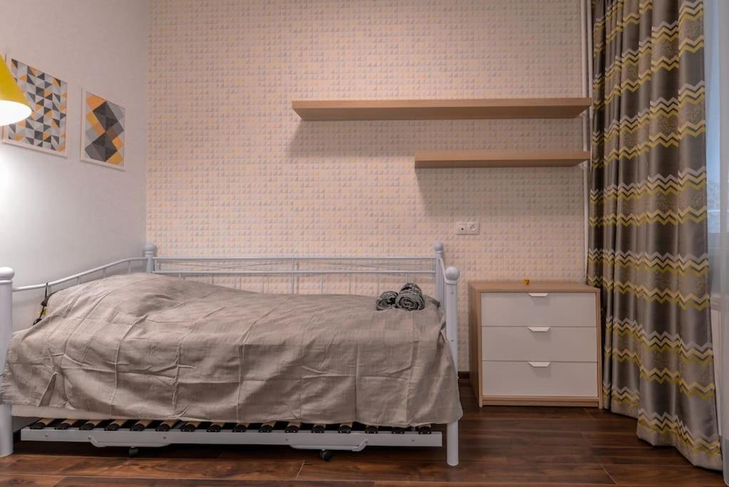 NDK 2 bedroom Central Apartment