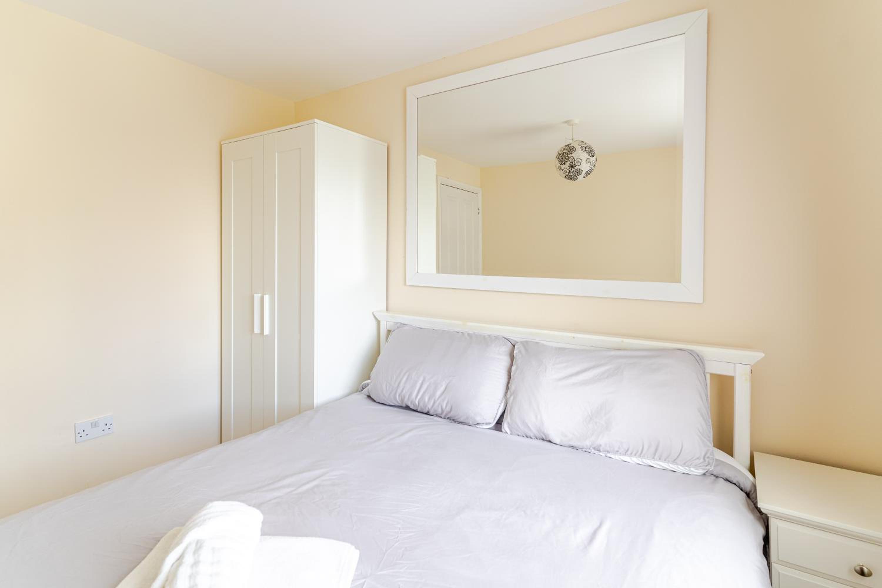 4 Bedroom Detached, Wi-Fi, Parking, stunning views view 5