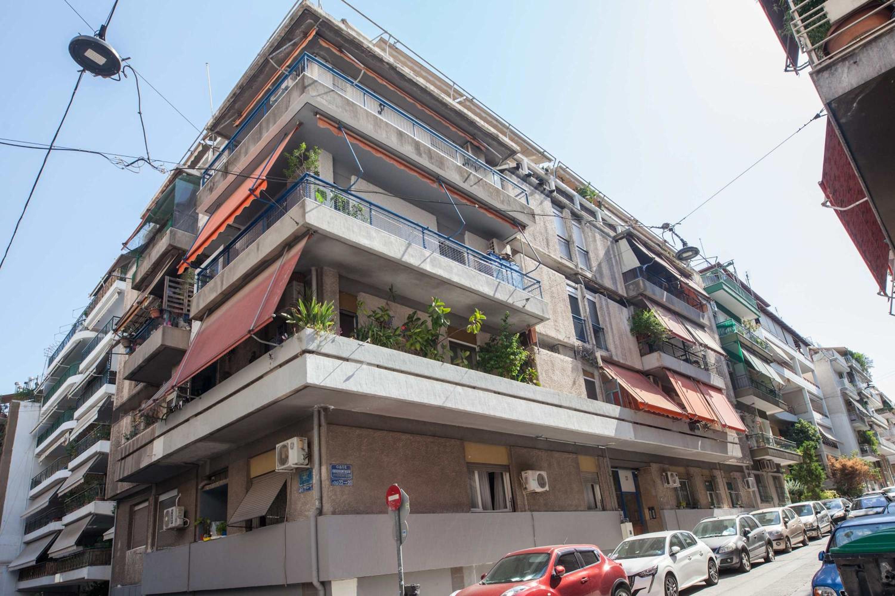 Stylish 1 Bd Apt with Balcony in Kato Petralona