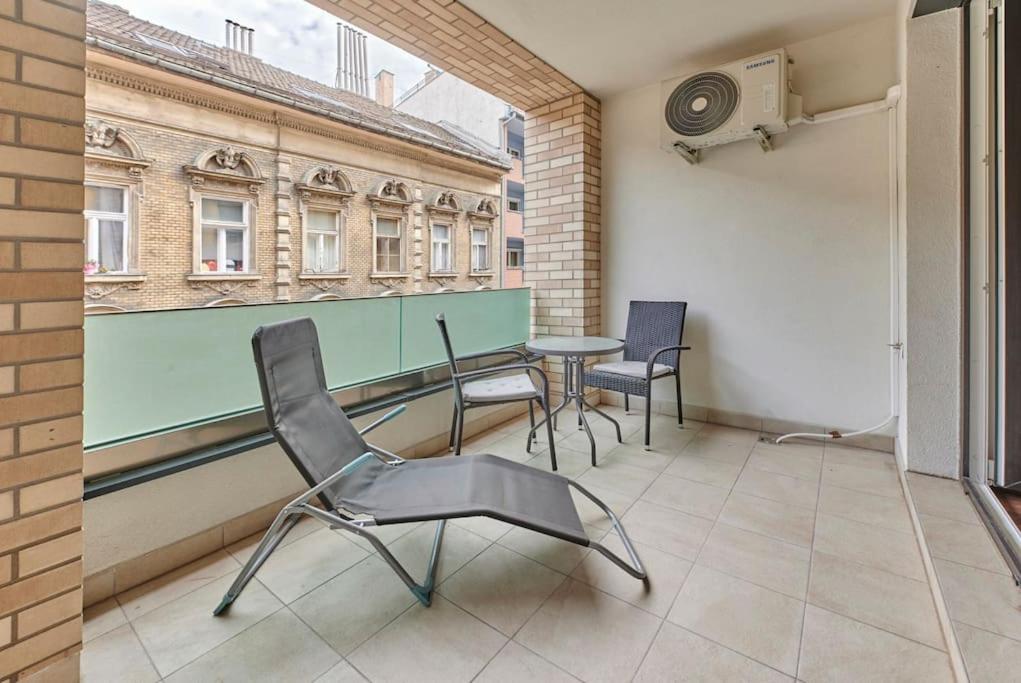 Balcony Centropolitan Studio w AC by NW