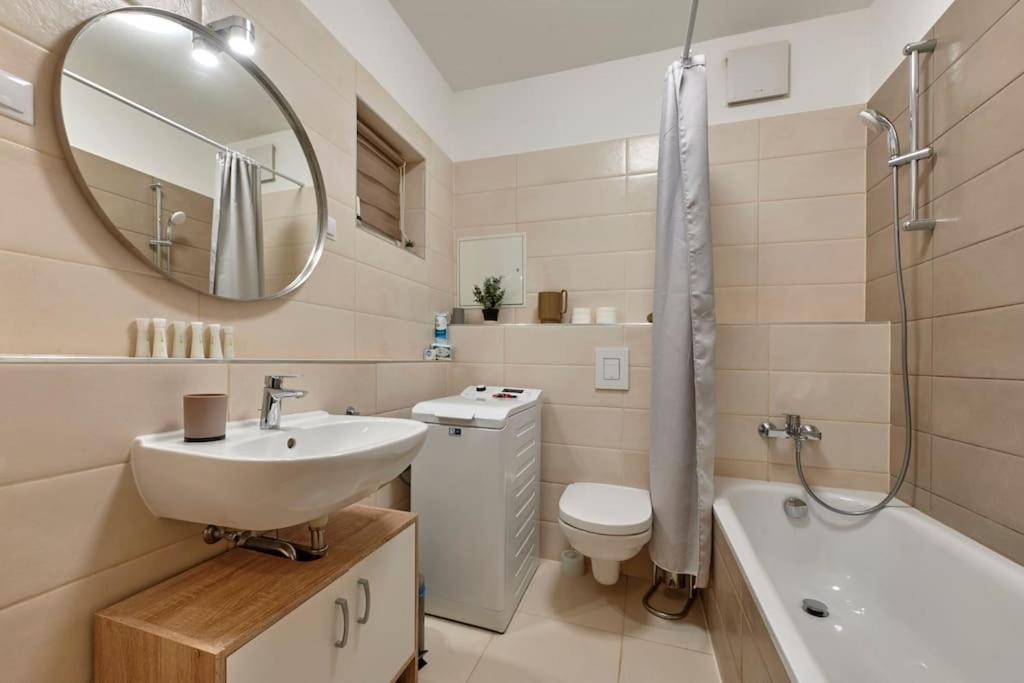 Balcony Centropolitan Studio w AC by NW