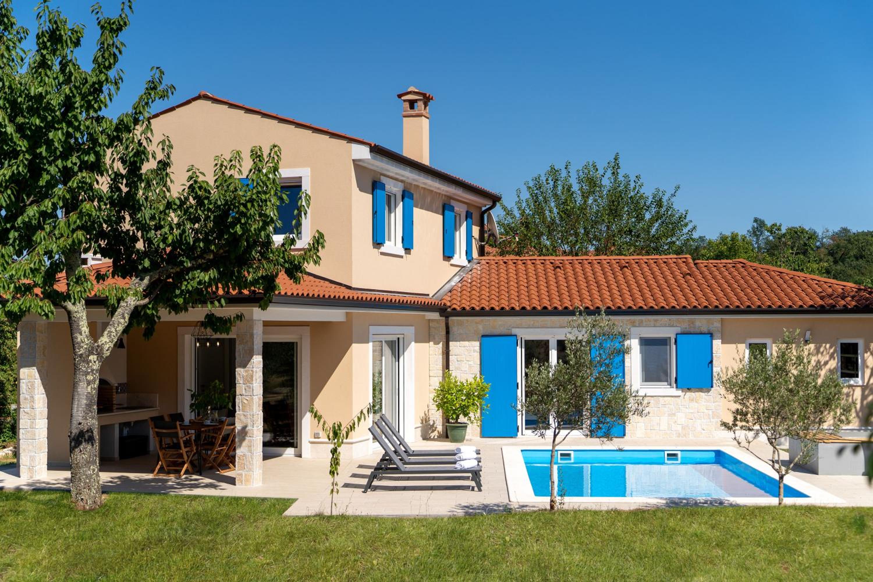 Casa Piano in a calm village enveloped by nature view 2