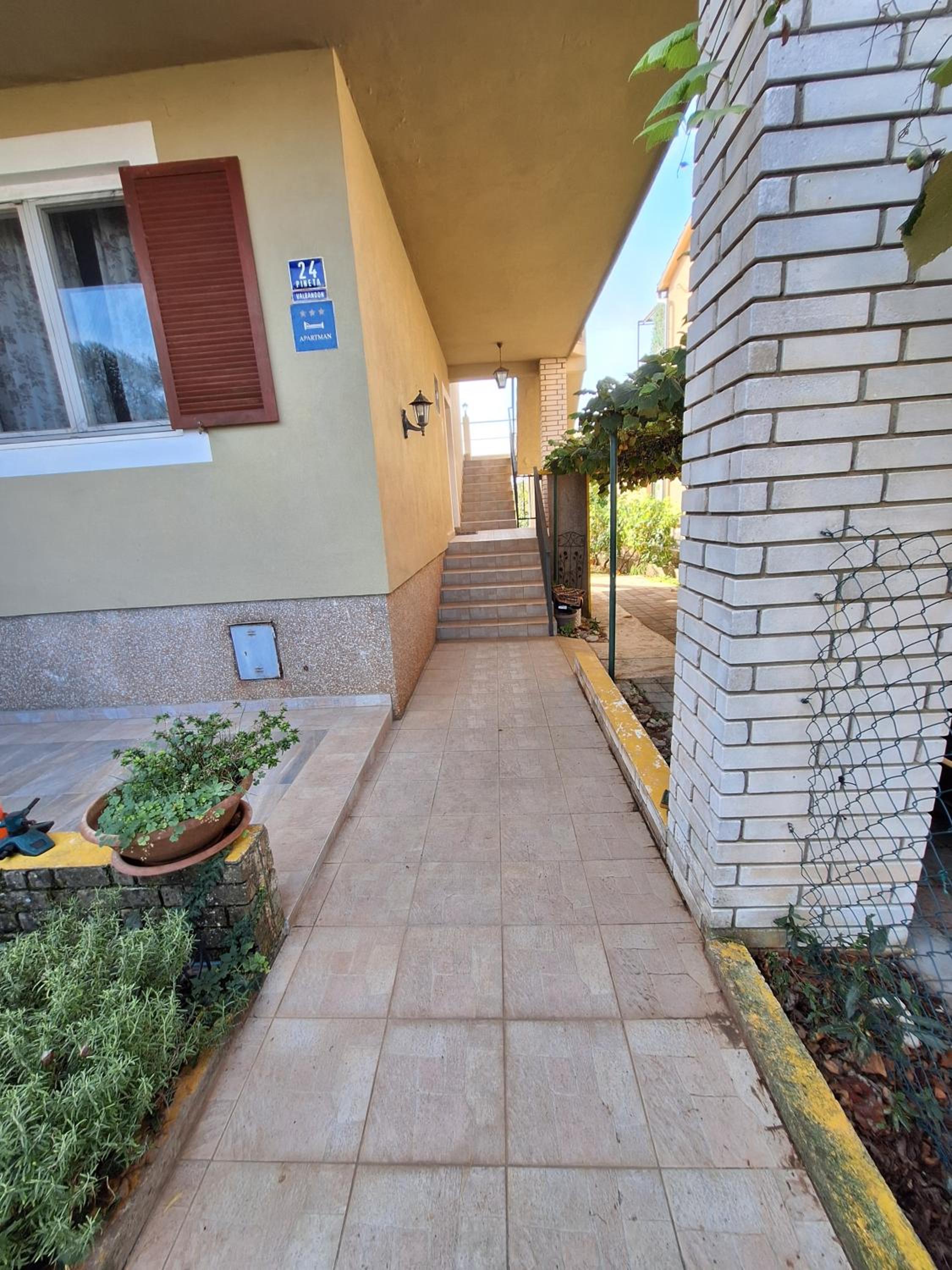 Apartmen Elgasi view 3