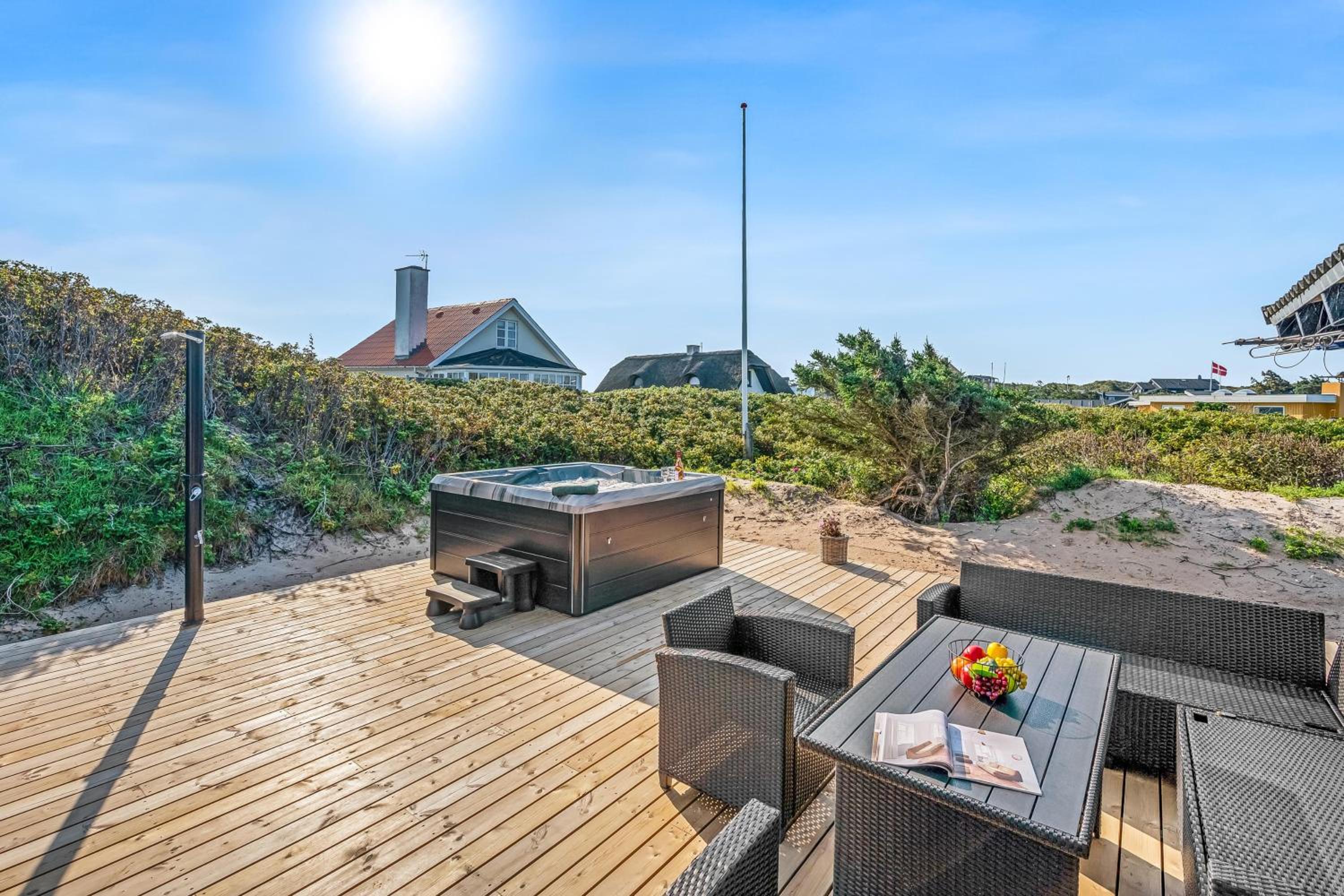 Beautiful Holiday Home In Sondervig