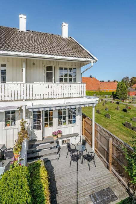 Sentralt i Stavern med gangavstand til strand view 5