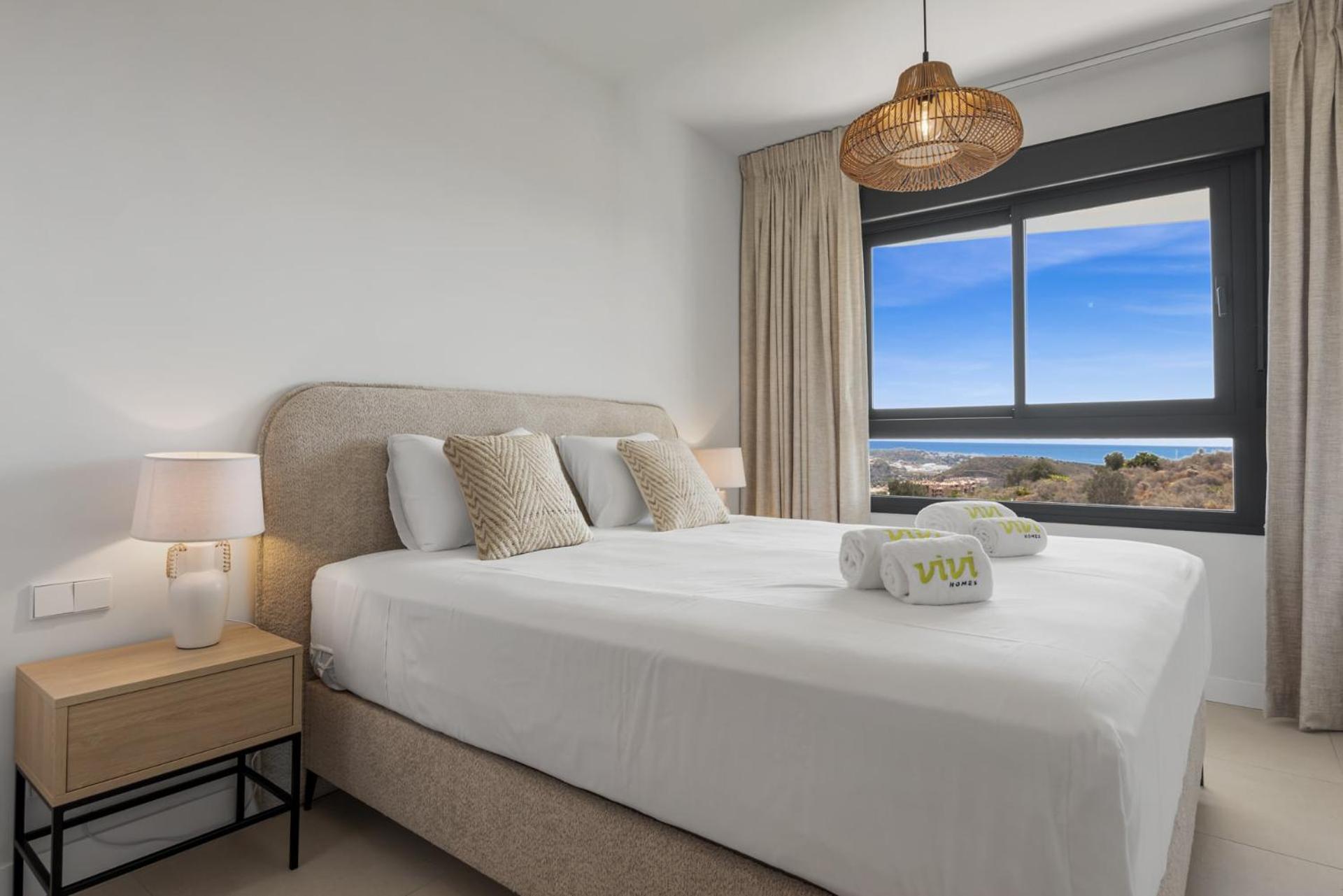 ViVi Homes - Breeze View, Sauna, Gym & Pool