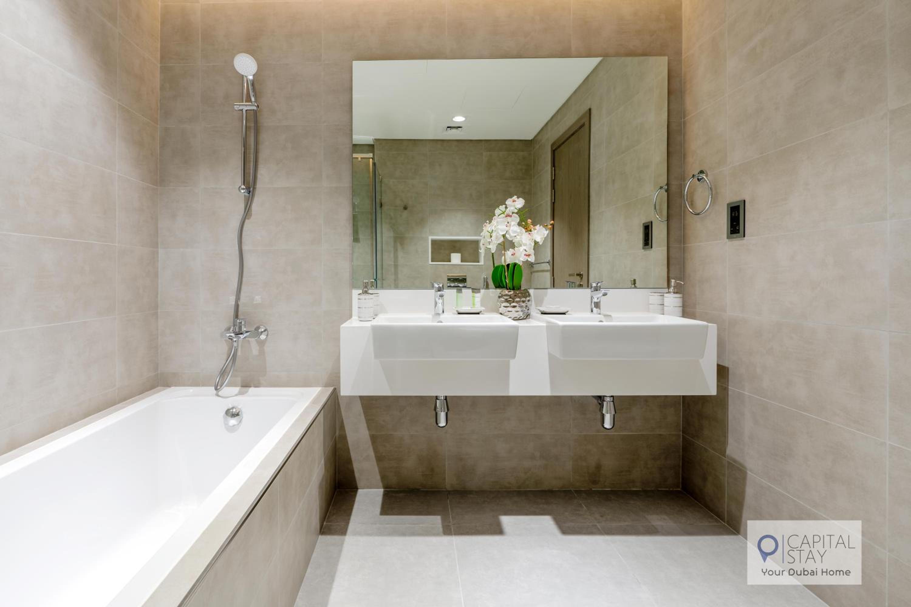 2 Bed Apt in District One Dubai - Lagoon Views