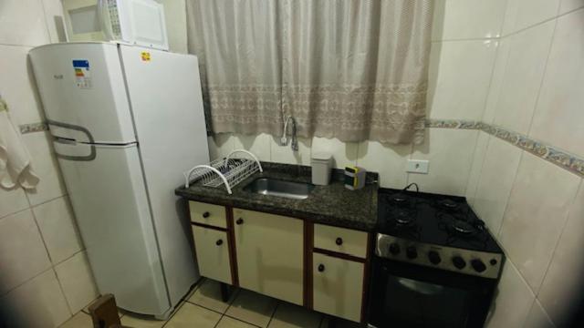 Pé Na Areia Toninhas 25metros da praia