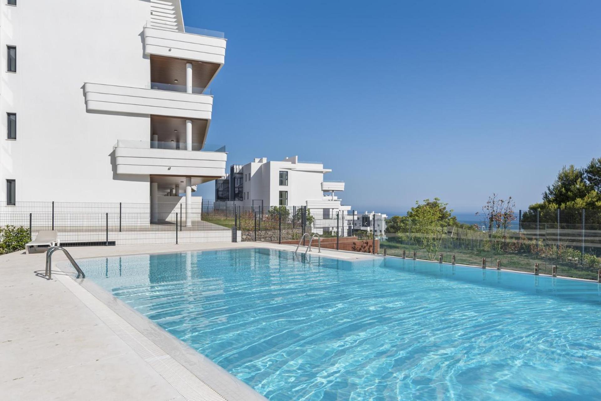 ViVi Homes - Gerrard, Terrace, Pool & Sea Vew