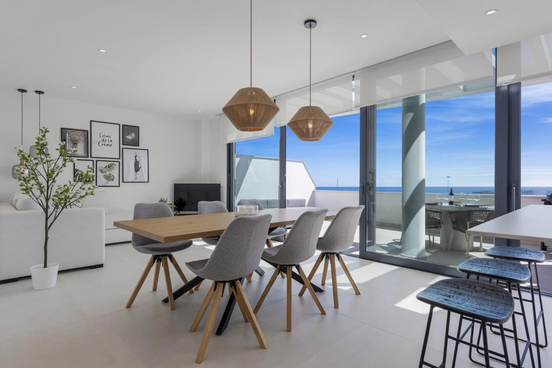 ViVi Homes - Gerrard, Terrace, Pool & Sea Vew
