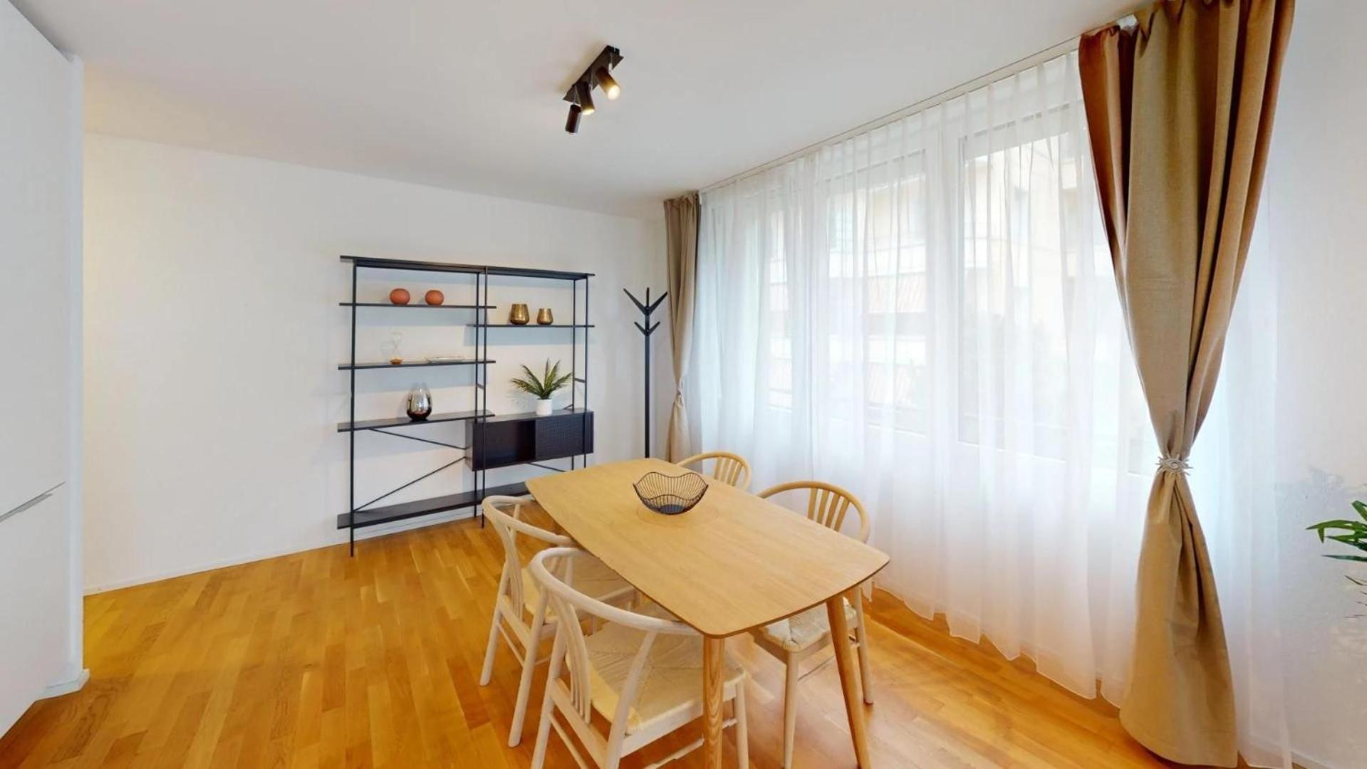 Lausanne City Center Apartments, Minutes Away from the Lake! AM53