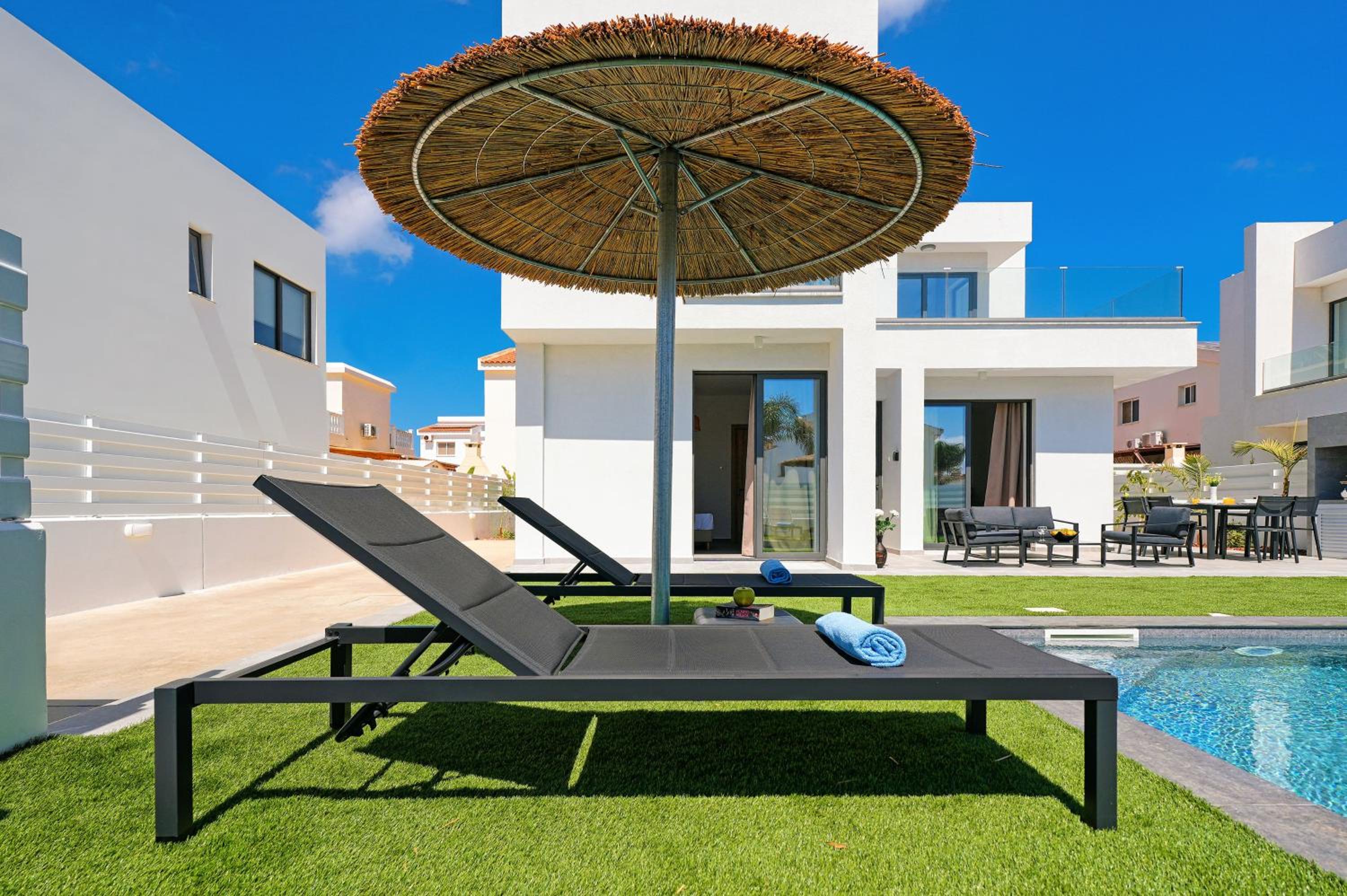 Villa Flora - 3Bed all En-suite with Private Pool