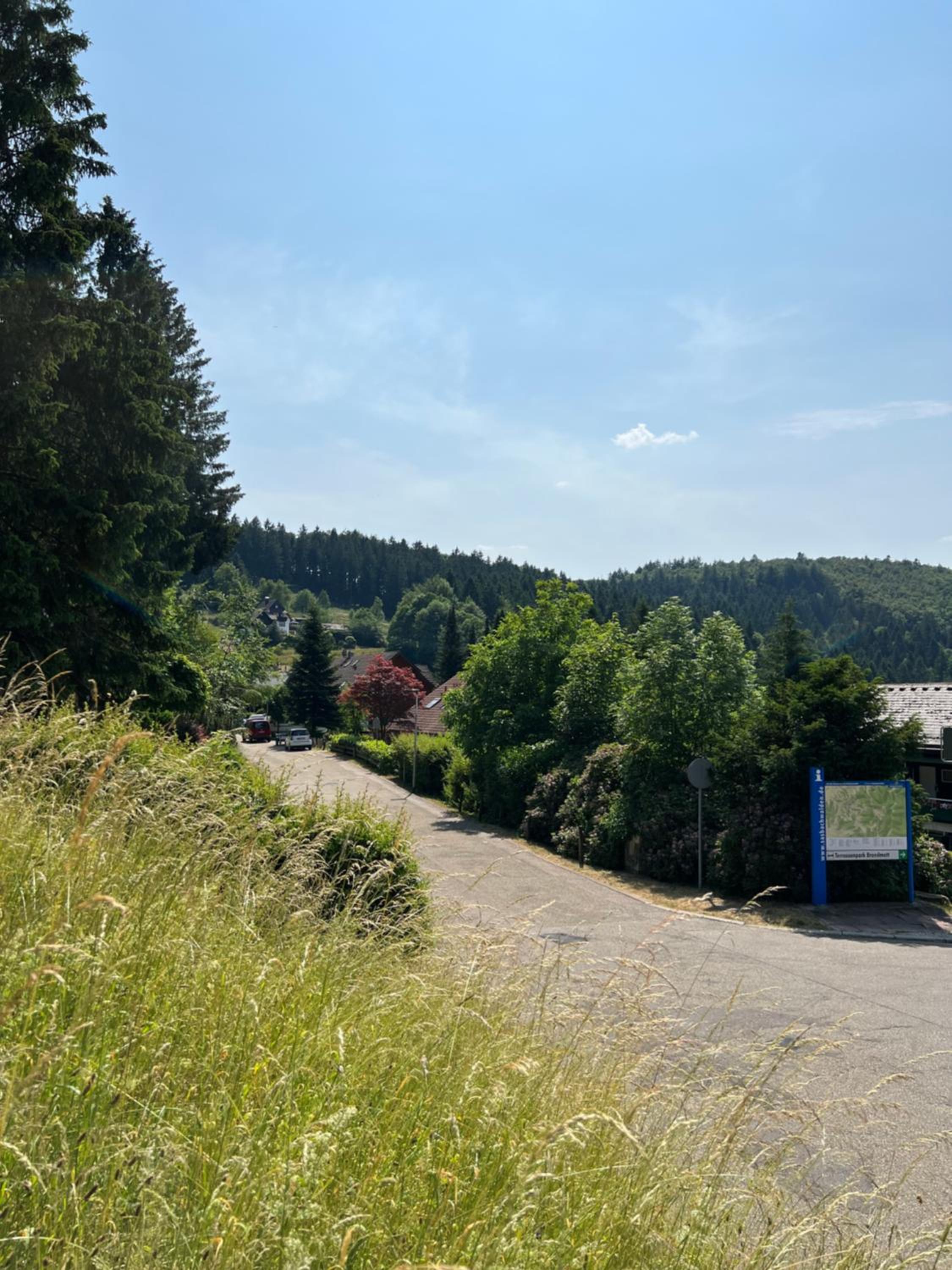 An Wanderwegen gelegen mit Terrasse und Boxspringbett