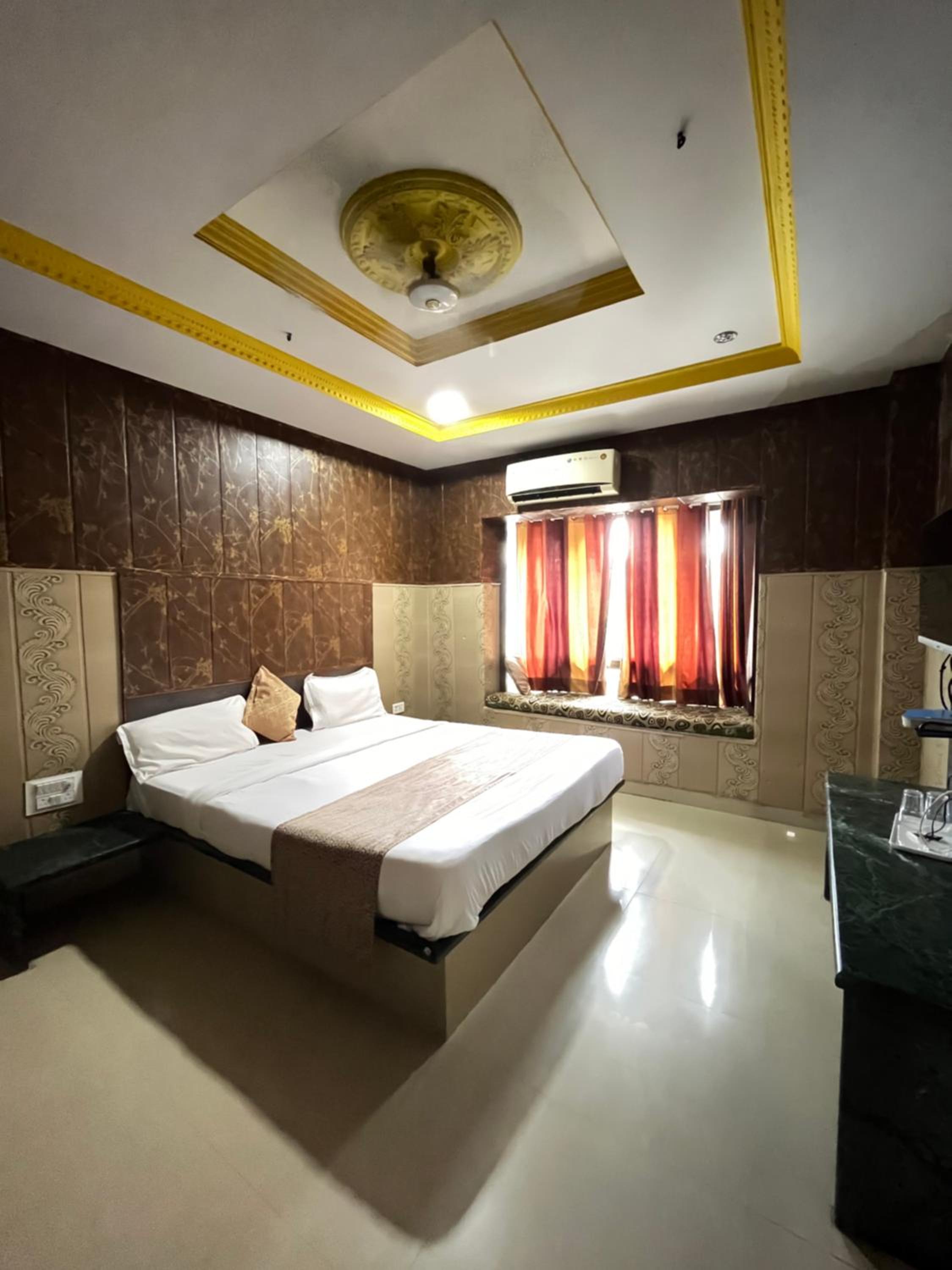 Shree Dwarkesh Resort I waterpark & SPA Shreenathji