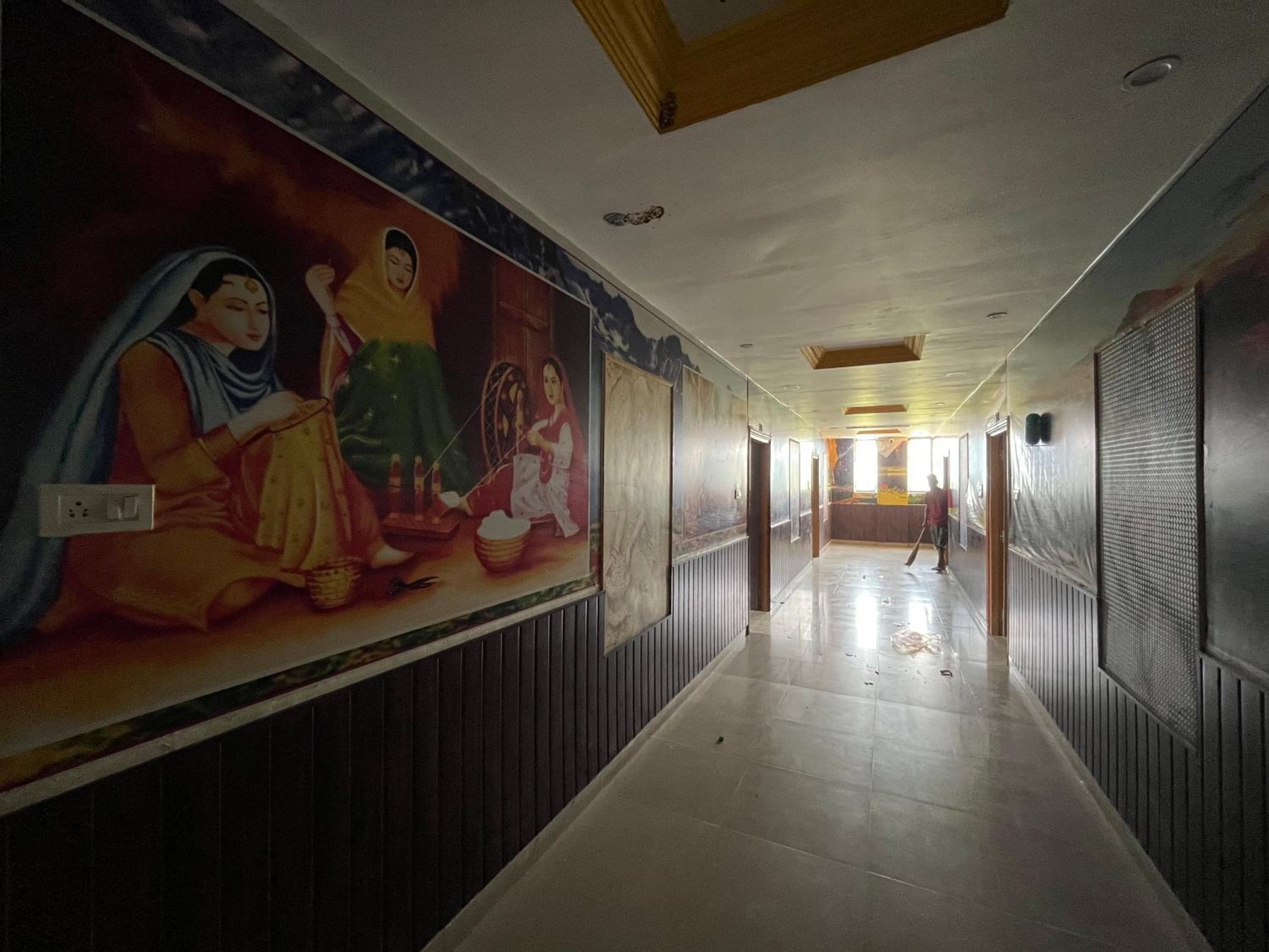 Shree Dwarkesh Resort I waterpark & SPA Shreenathji