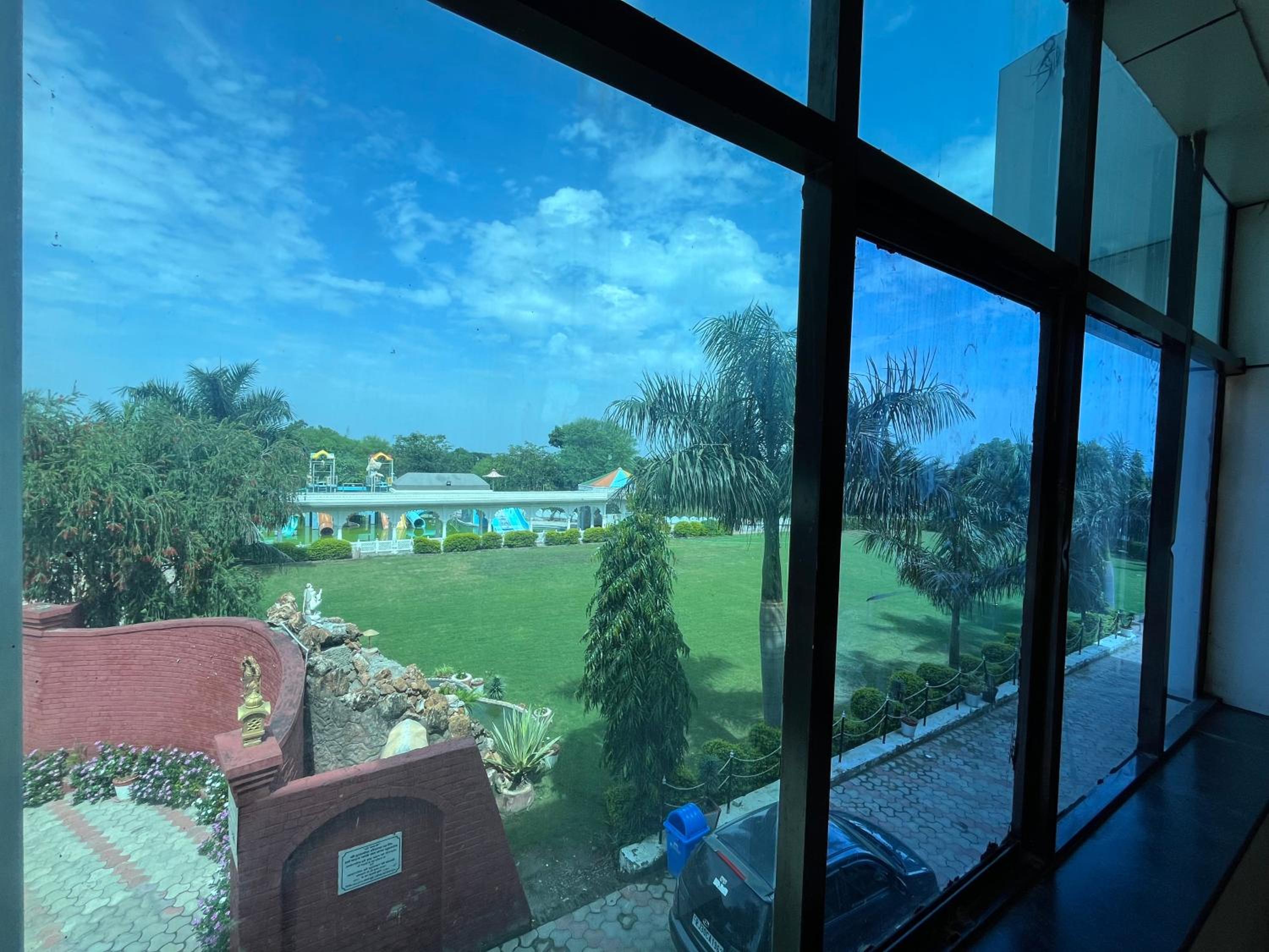 Shree Dwarkesh Resort I waterpark & SPA Shreenathji