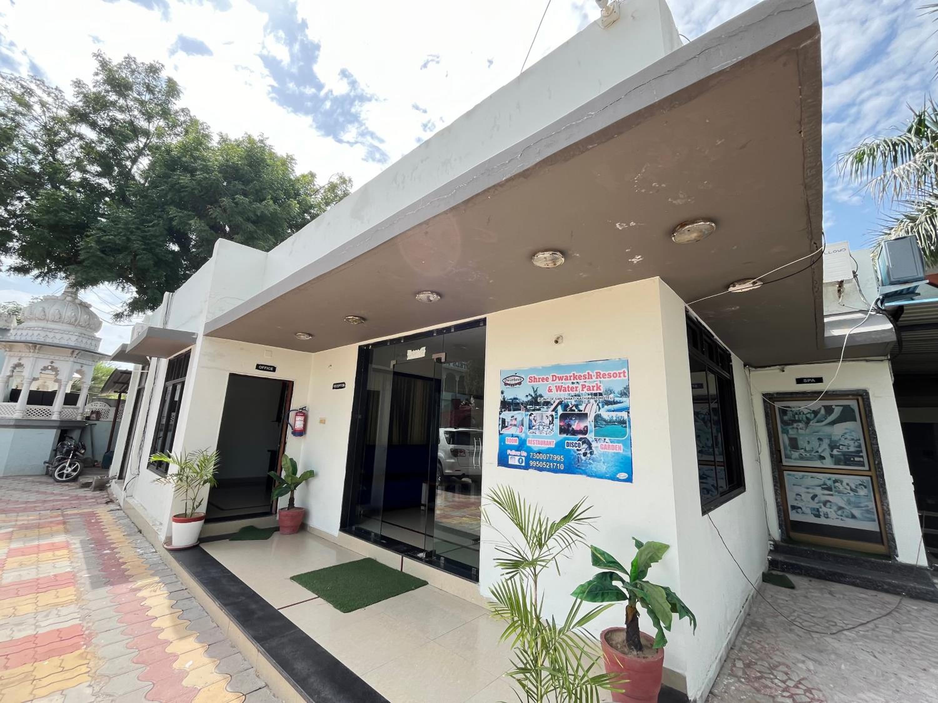 Shree Dwarkesh Resort I waterpark & SPA Shreenathji