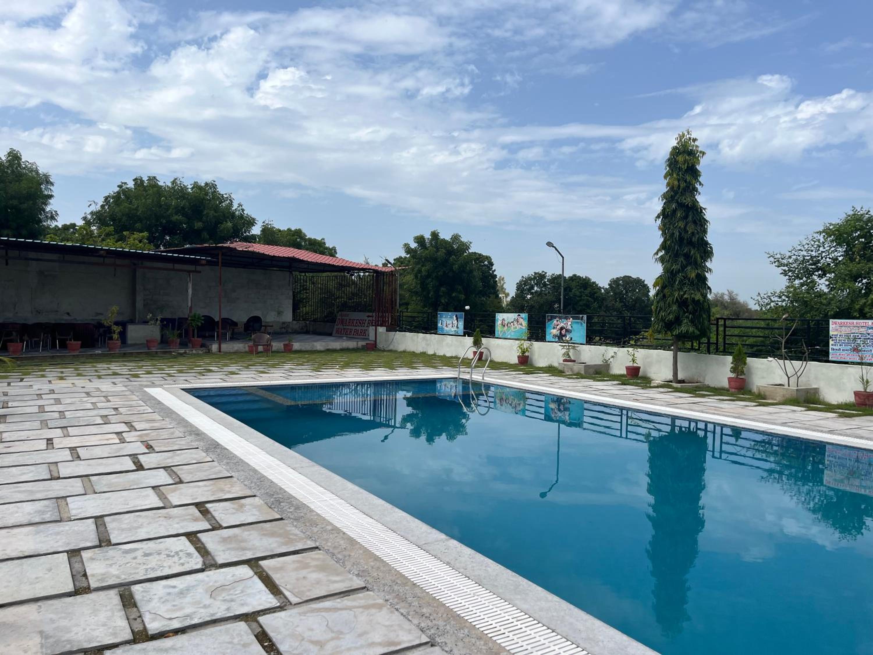 Shree Dwarkesh Resort I waterpark & SPA Shreenathji