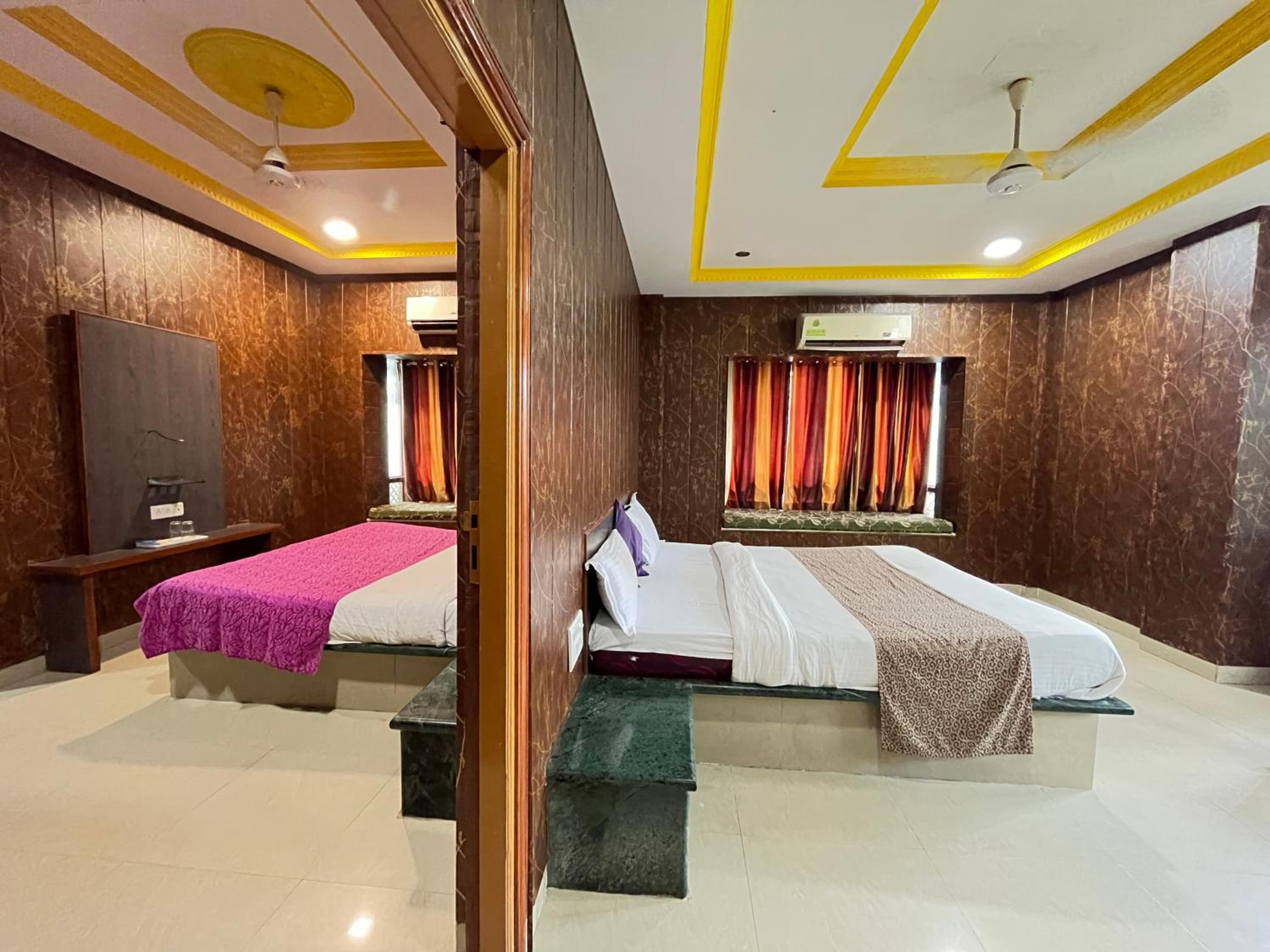 Shree Dwarkesh Resort I waterpark & SPA Shreenathji