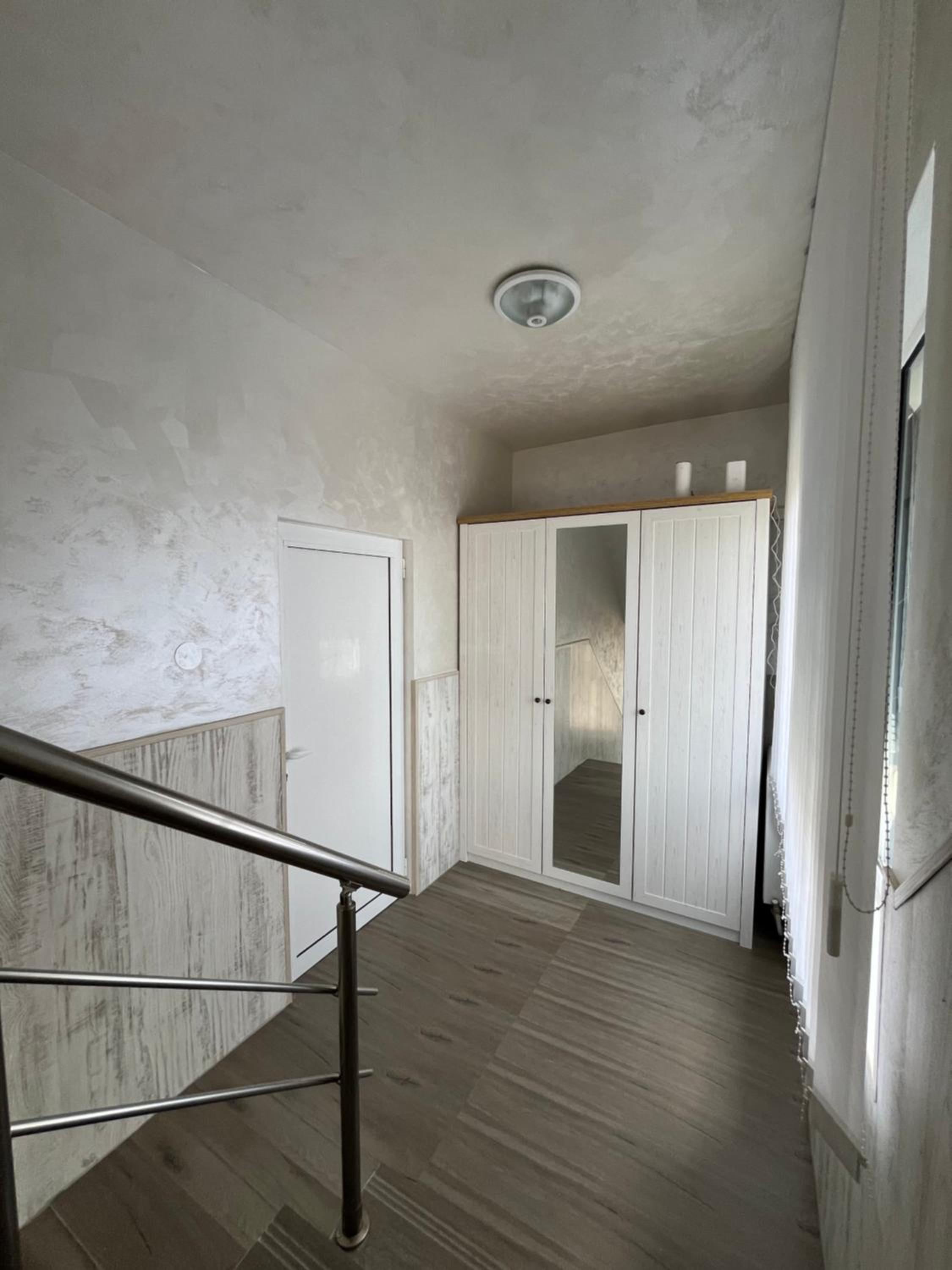 Valley Residence